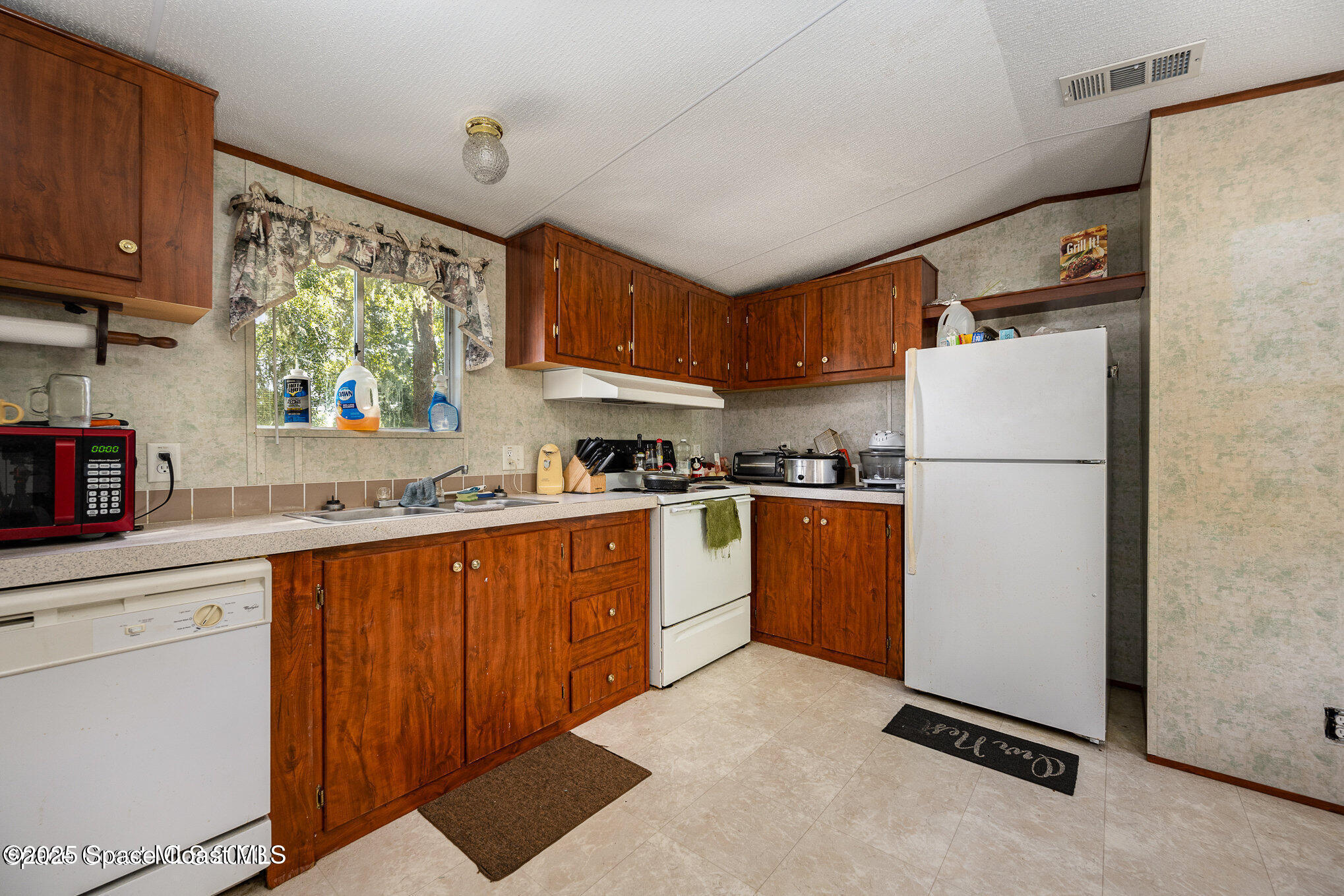 2472 Kingswood Drive