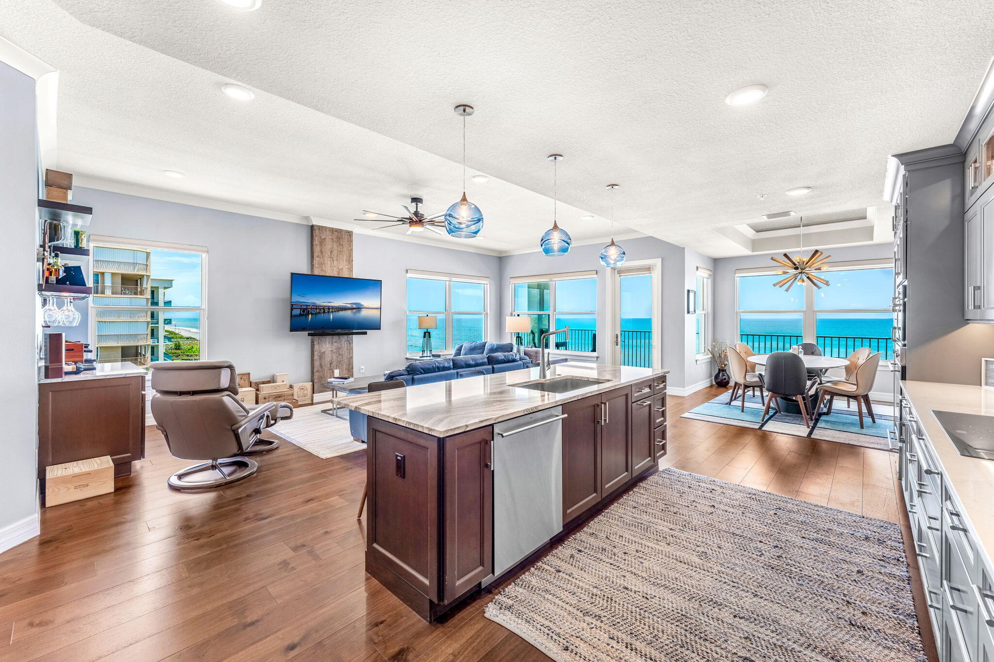 1725 N Highway A1A 401