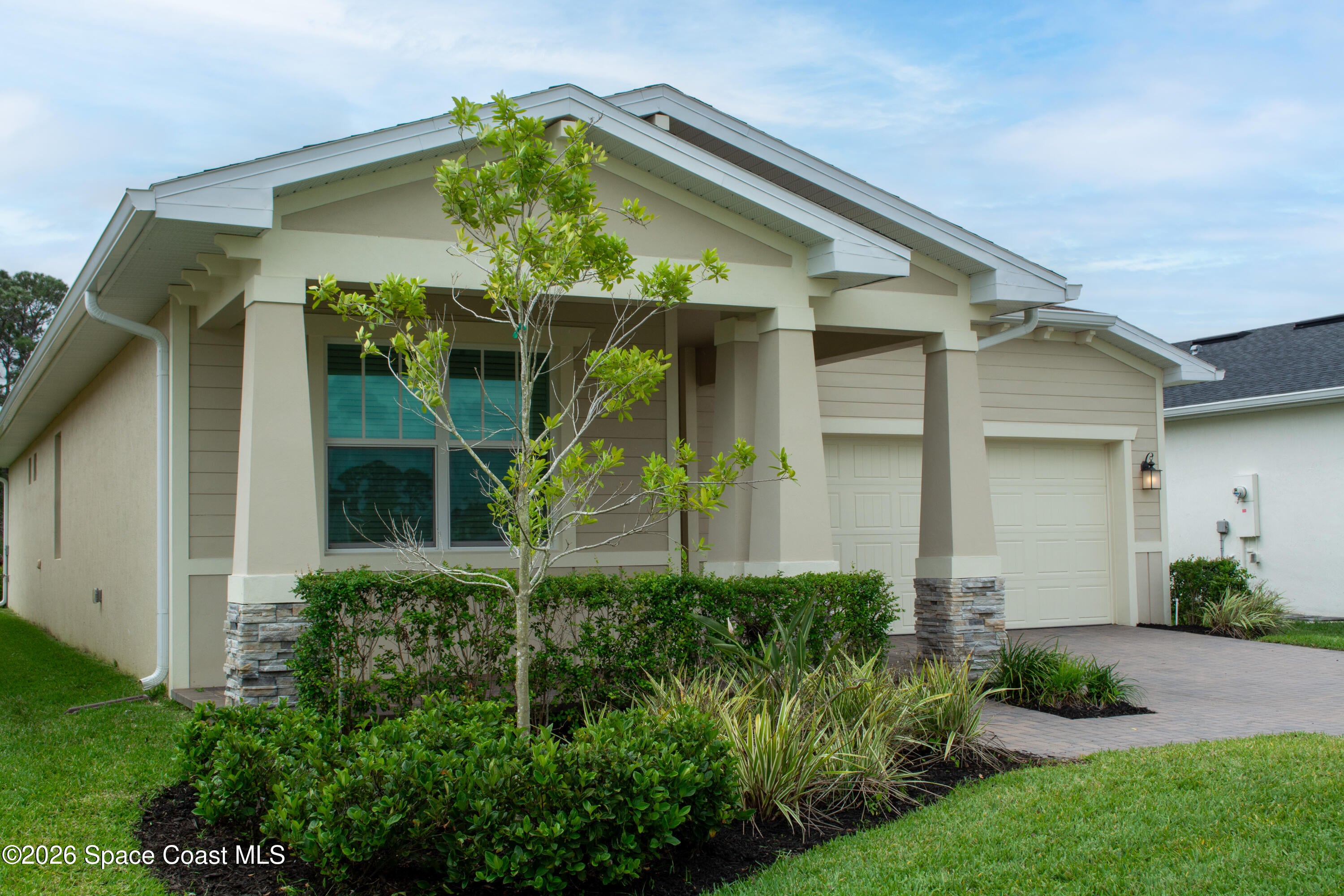 560 Veridian Circle NW