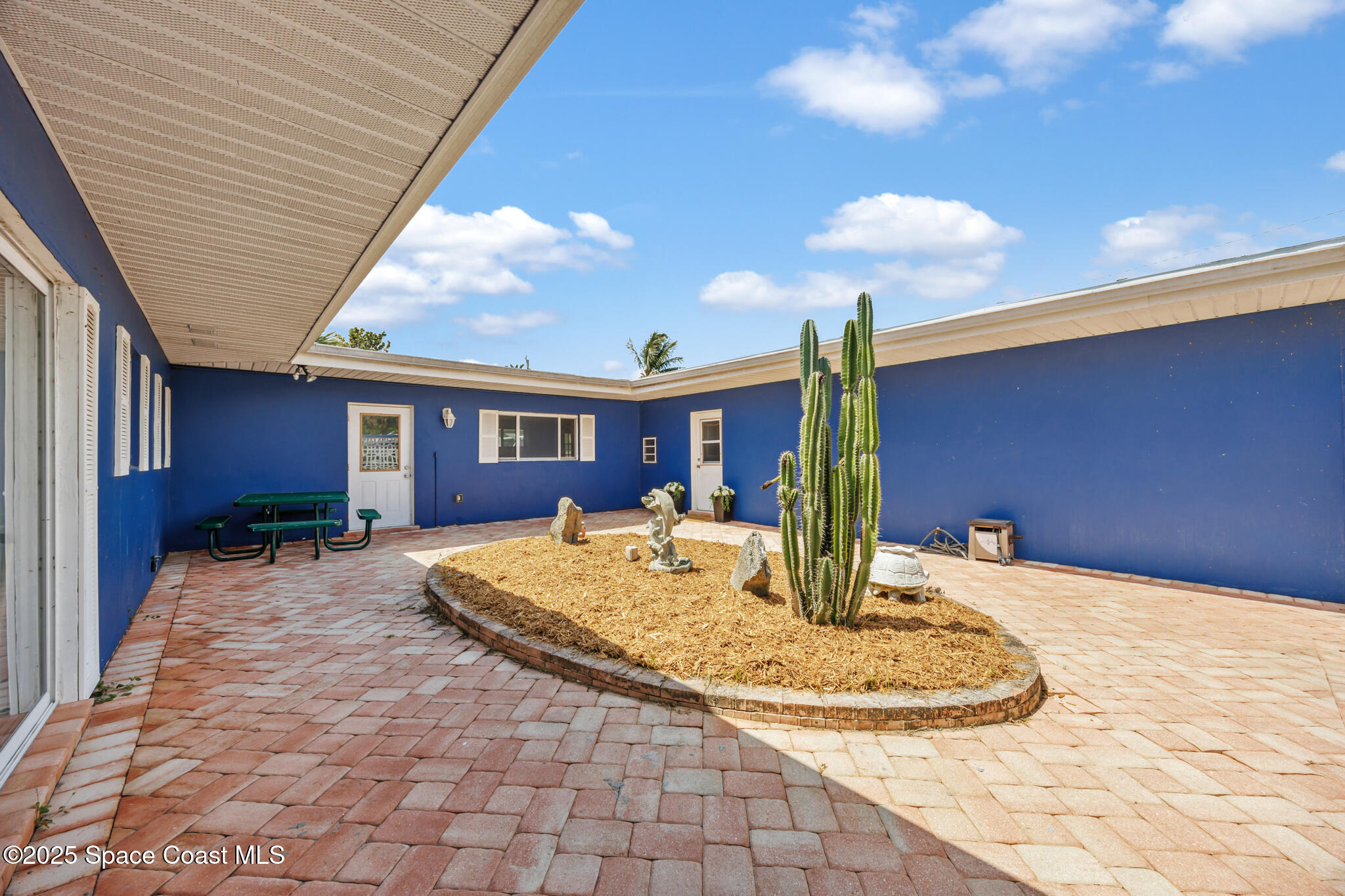 1109 Pinetree Drive