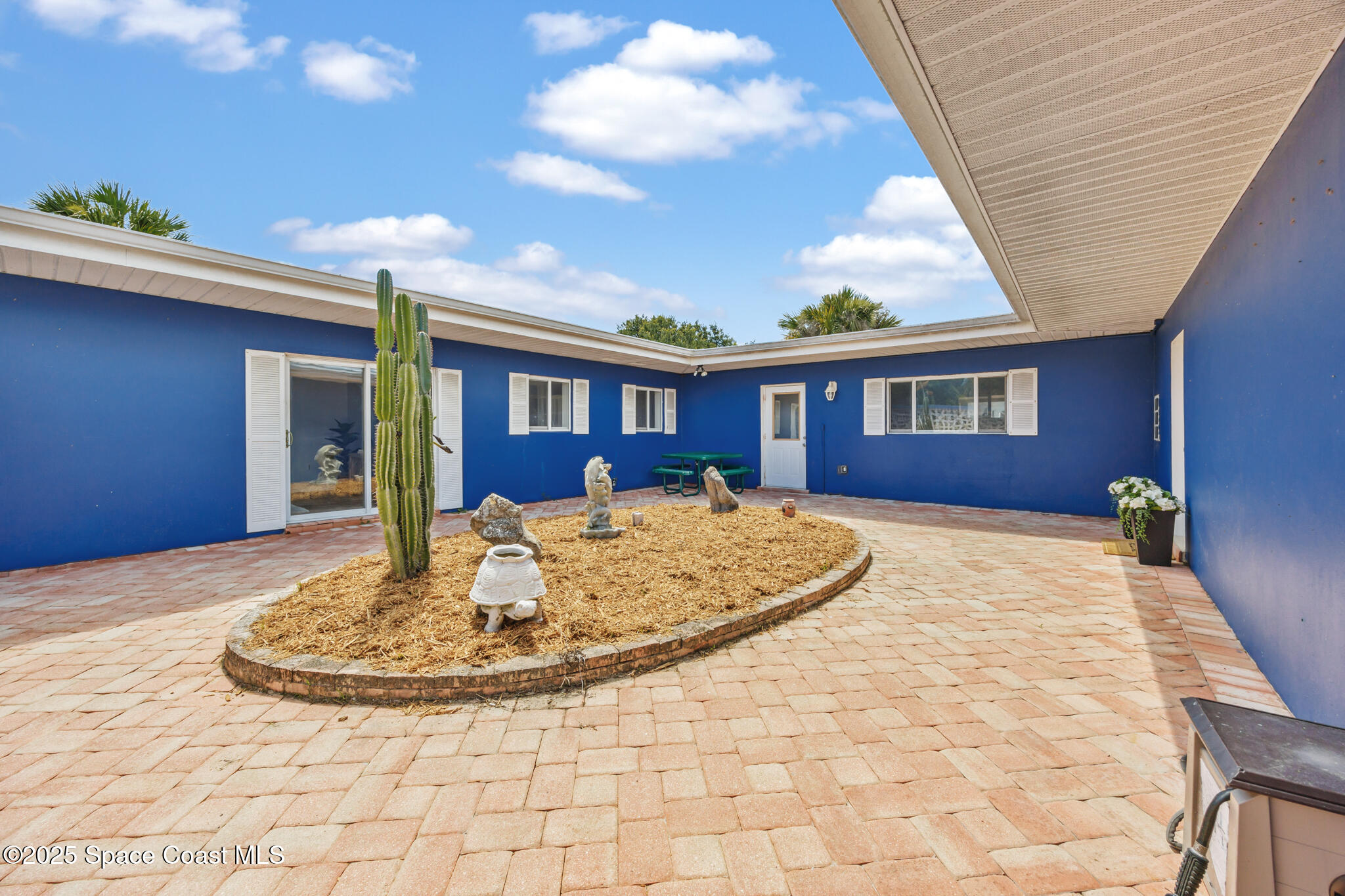 1109 Pinetree Drive