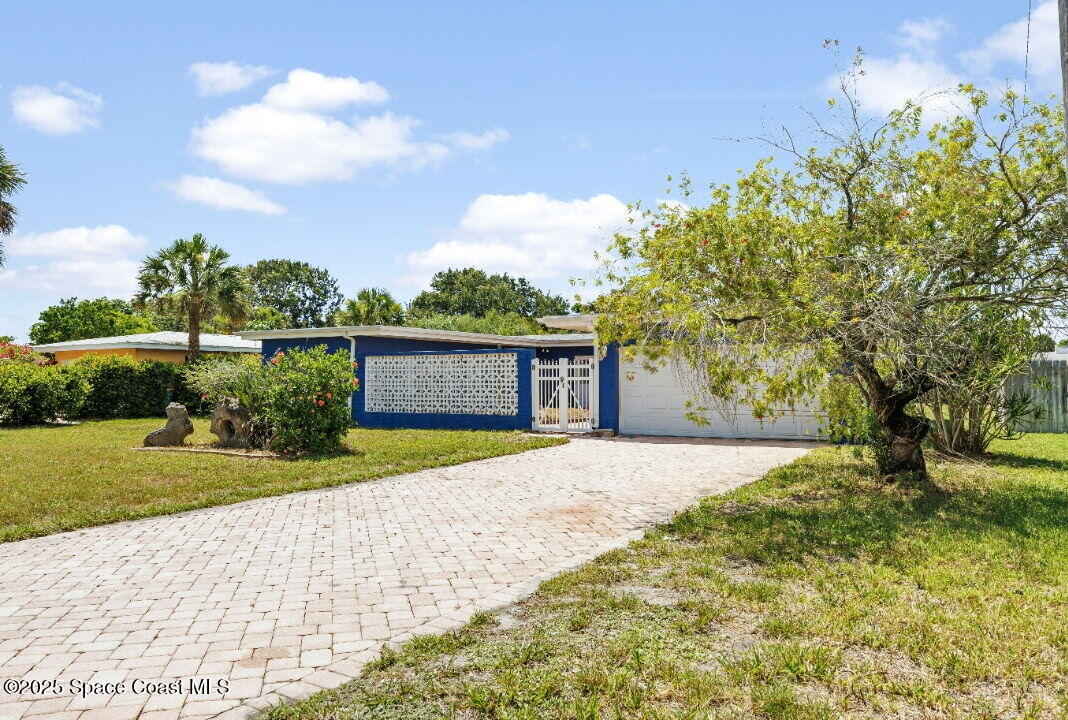 1109 Pinetree Drive