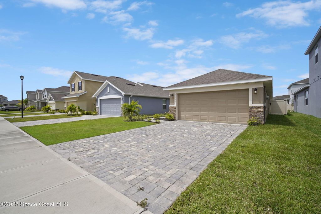 Photo of 1117 Canfield Circle SE, Palm Bay, FL 32909 (MLS # 1056664)