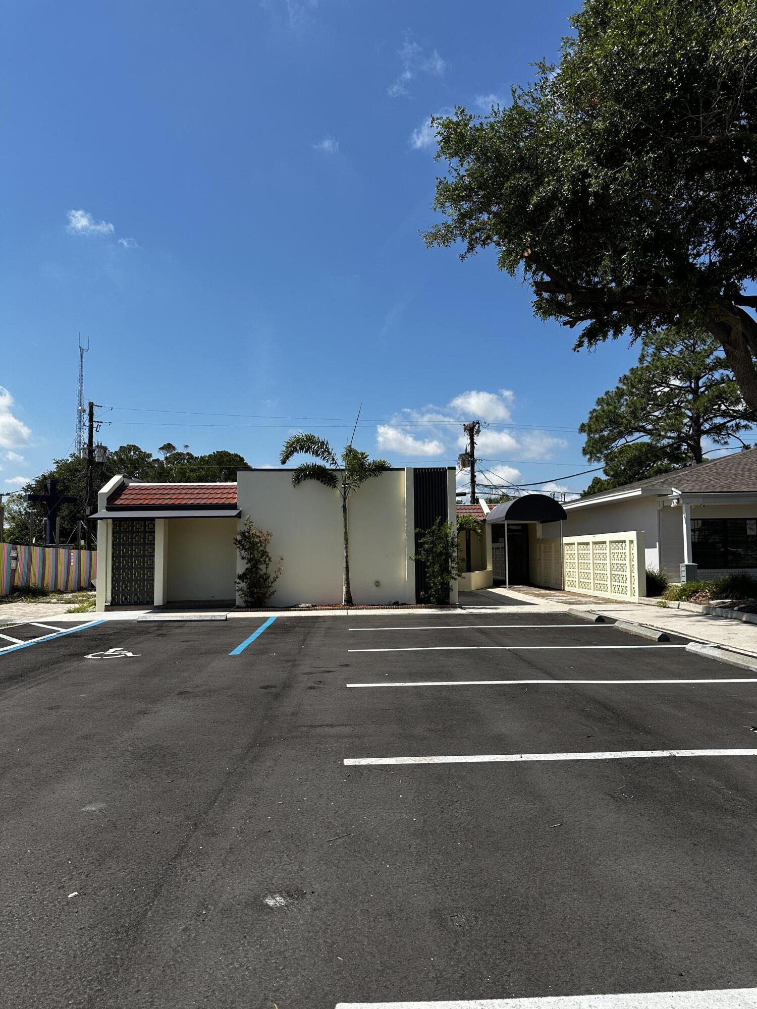 833 Barton Boulevard