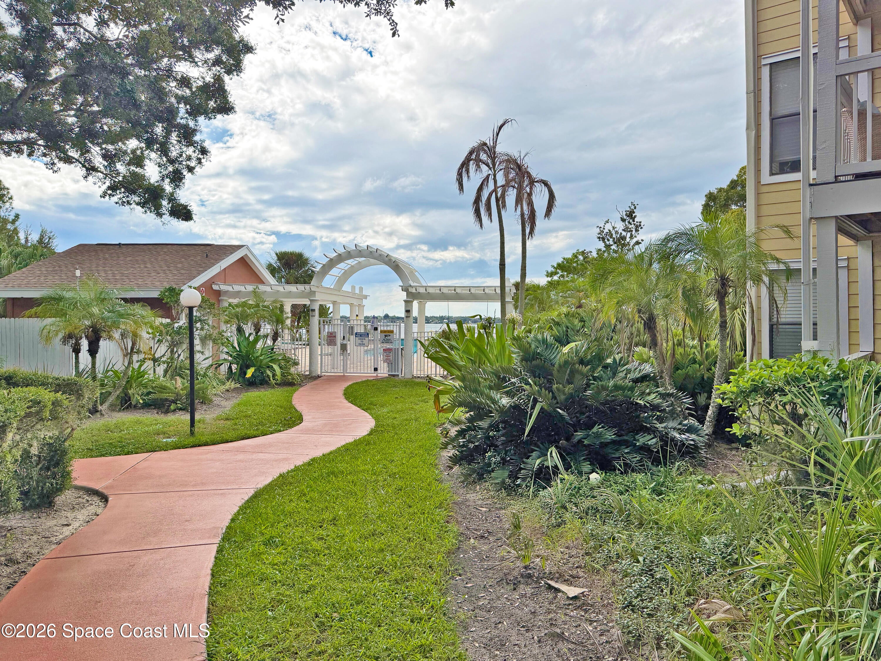 225 S Tropical Trail 302
