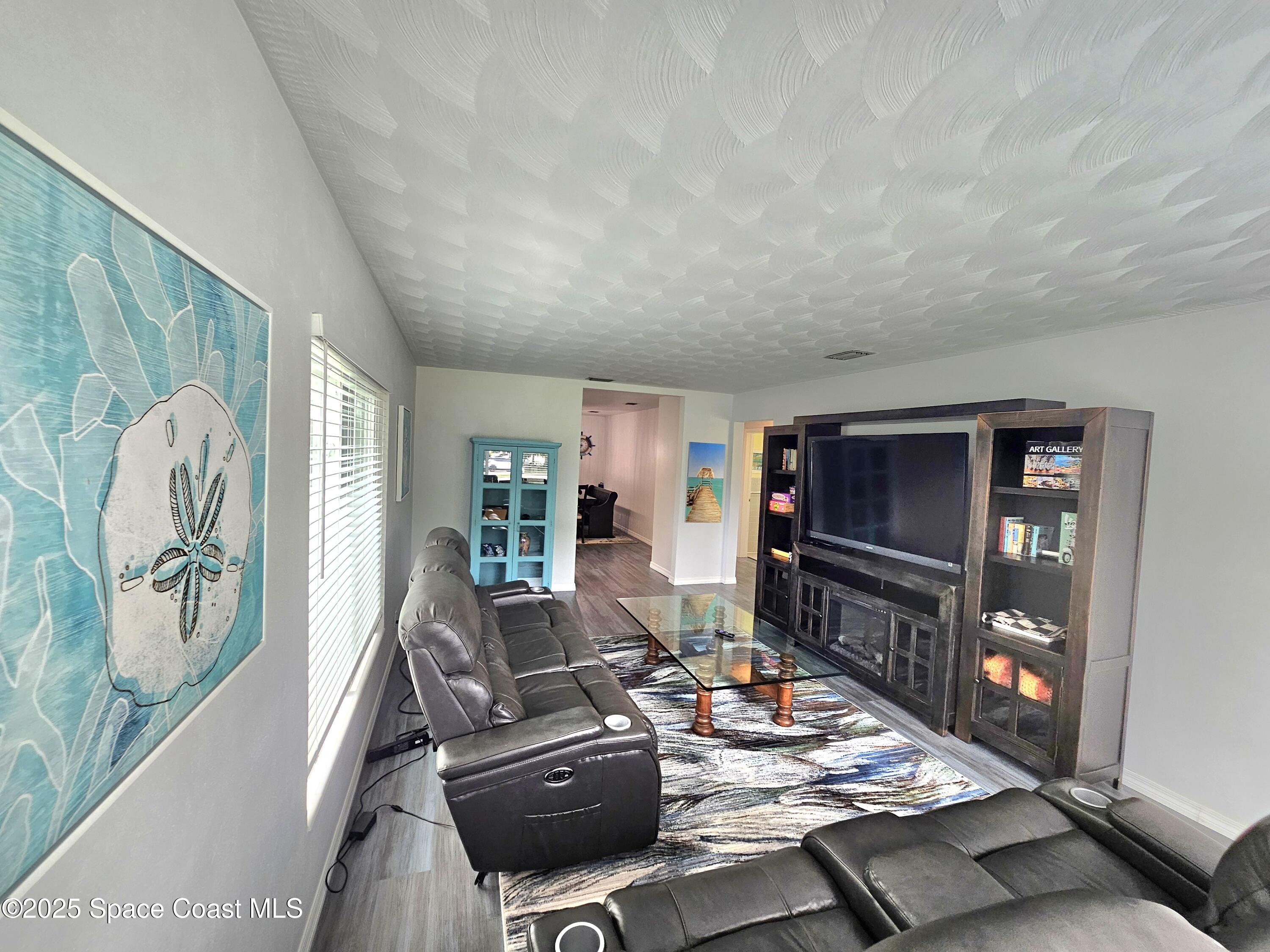501 E Fee Avenue