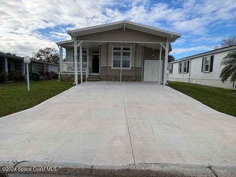 A home in Barefoot Bay