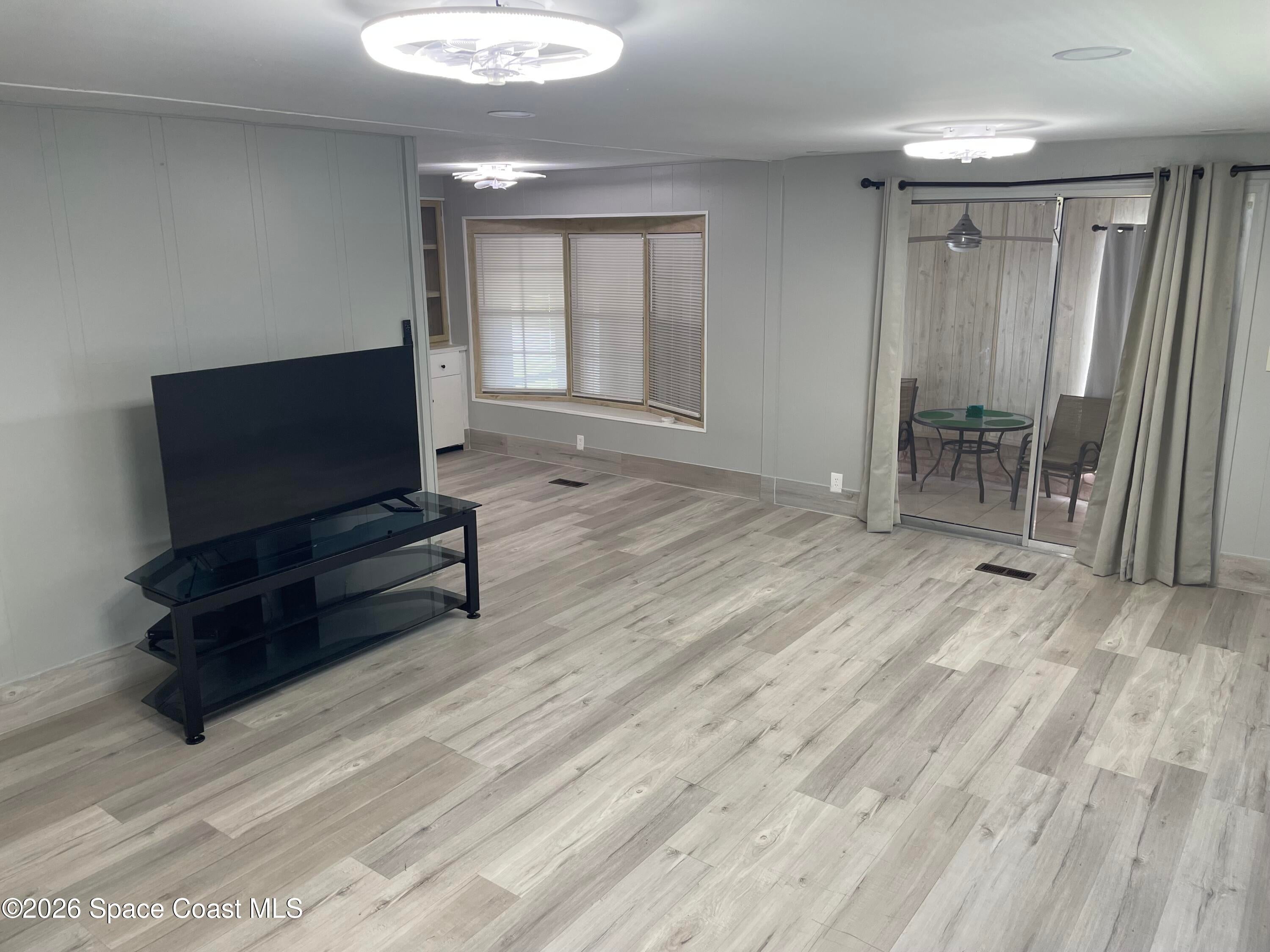 621 Oleander Circle