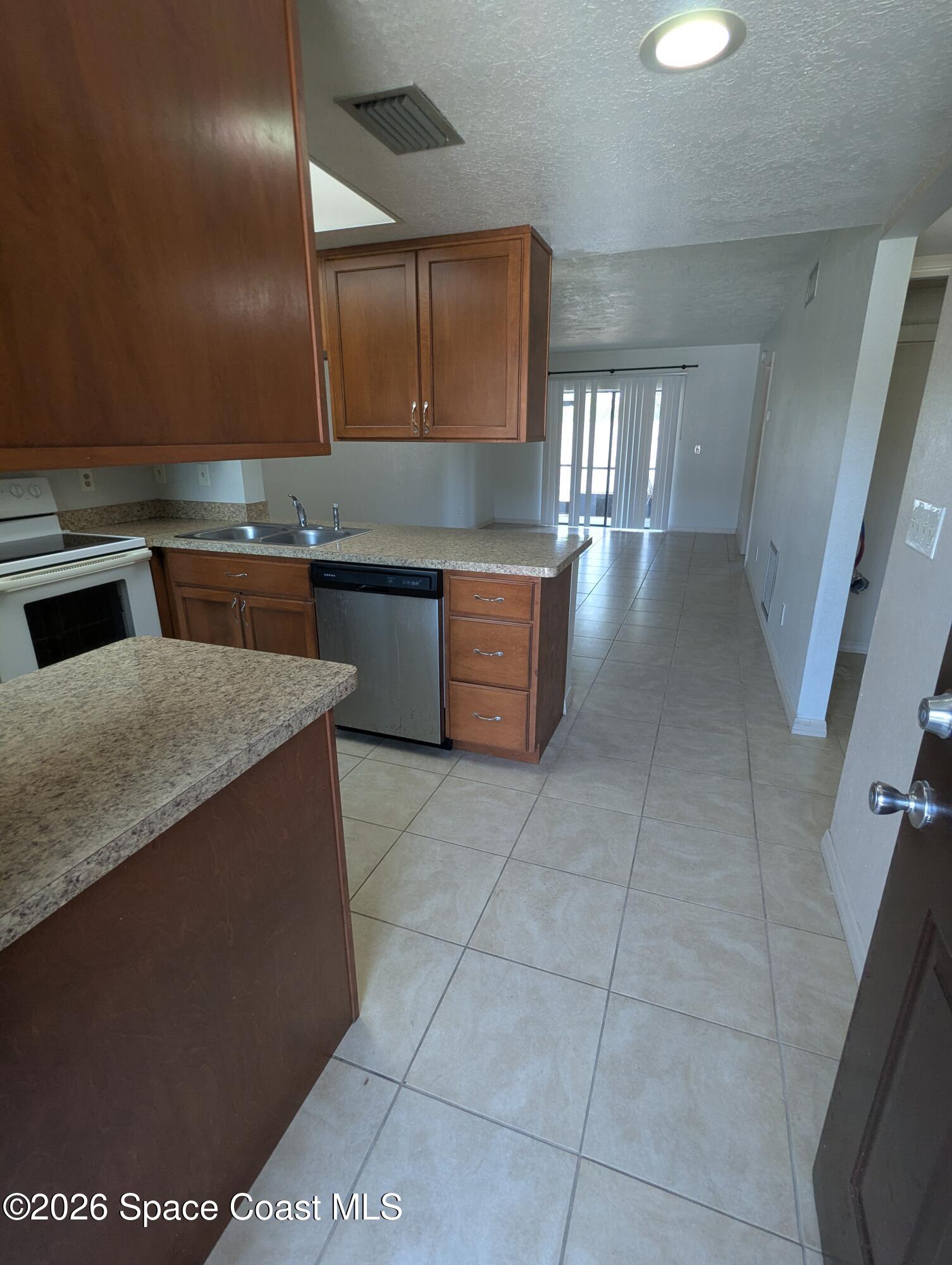 1600 University Lane 1504