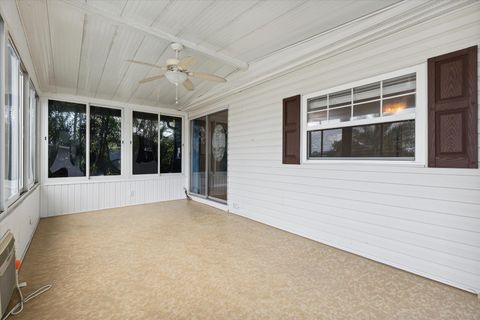 A home in Barefoot Bay