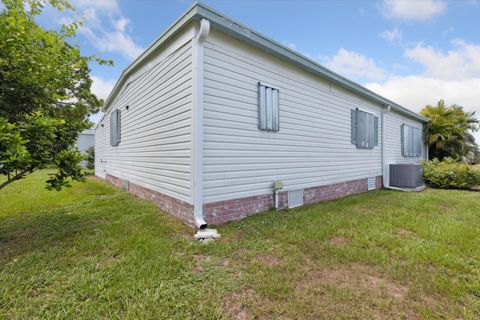 A home in Barefoot Bay