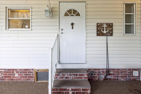 A home in Barefoot Bay