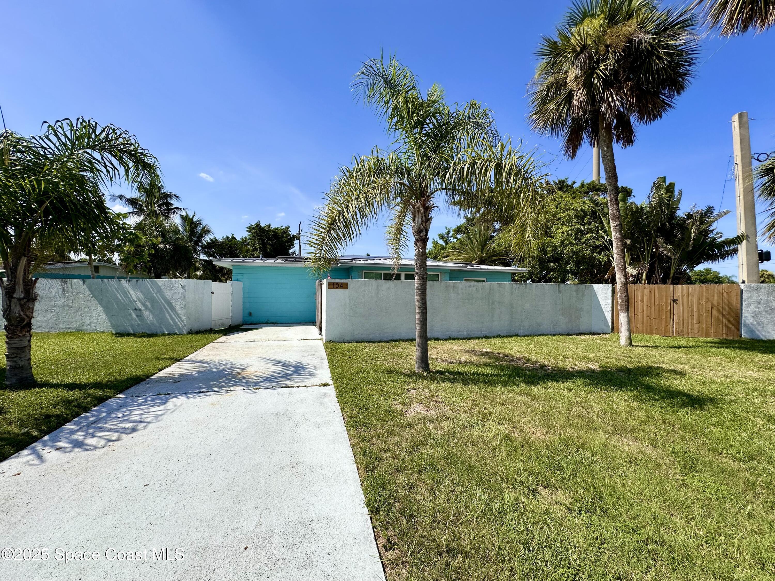 104 W Osceola Lane