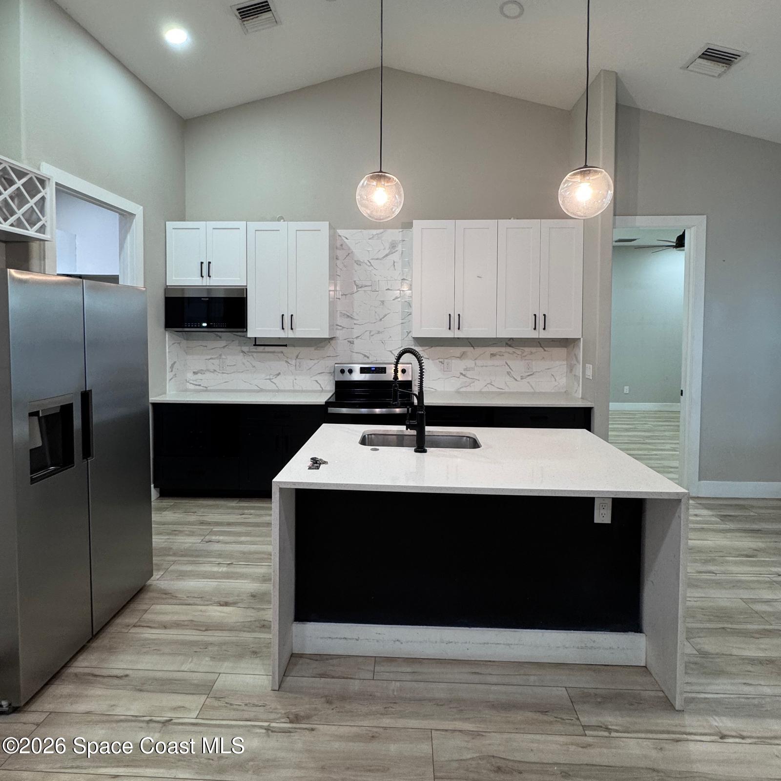 971 Granata Avenue SE