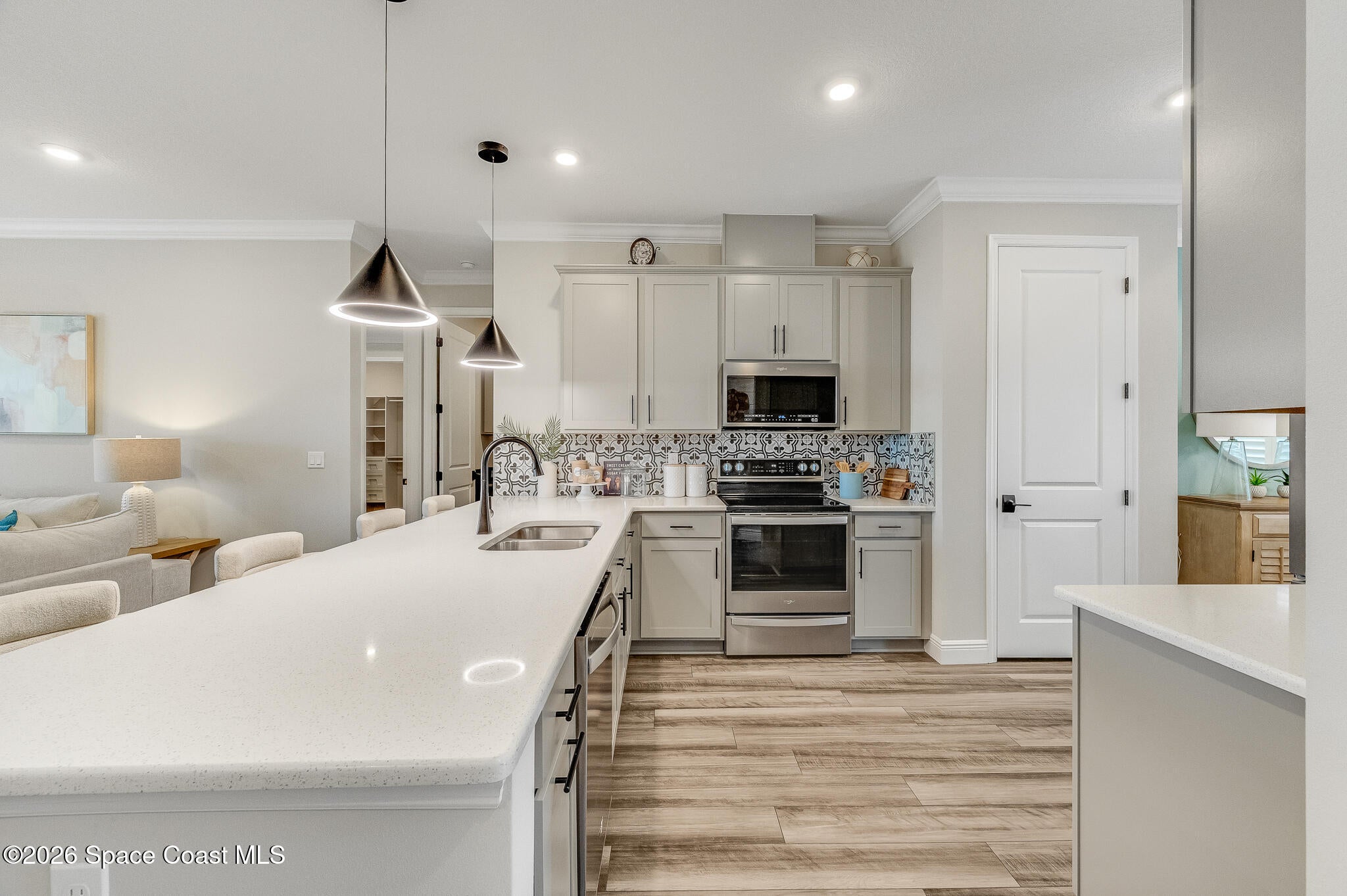 946 Roseland Road