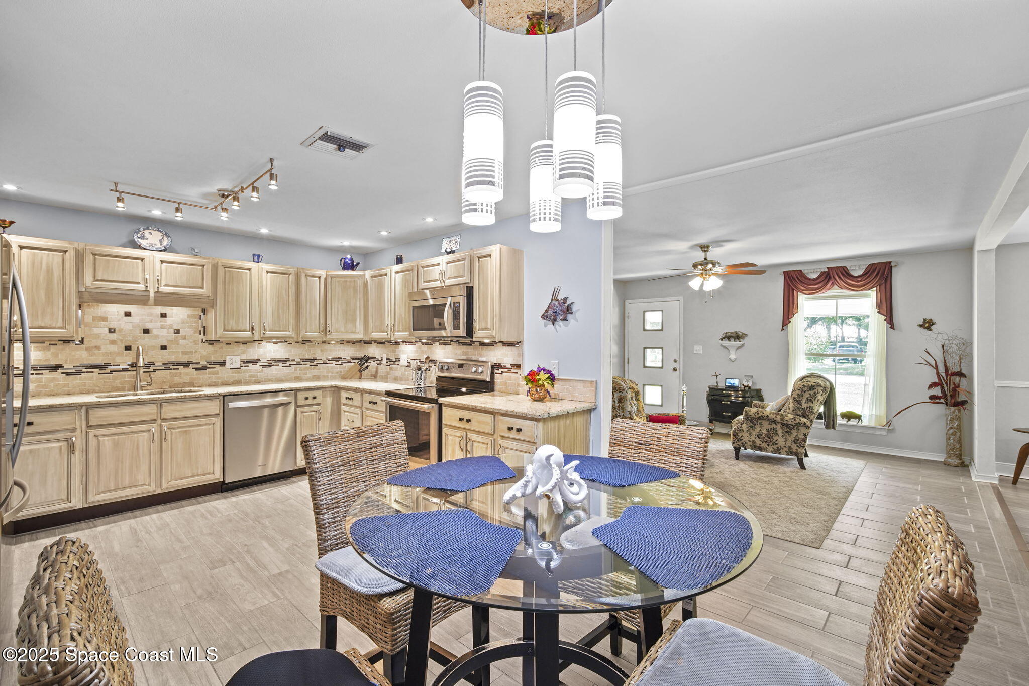7424 Ester Road