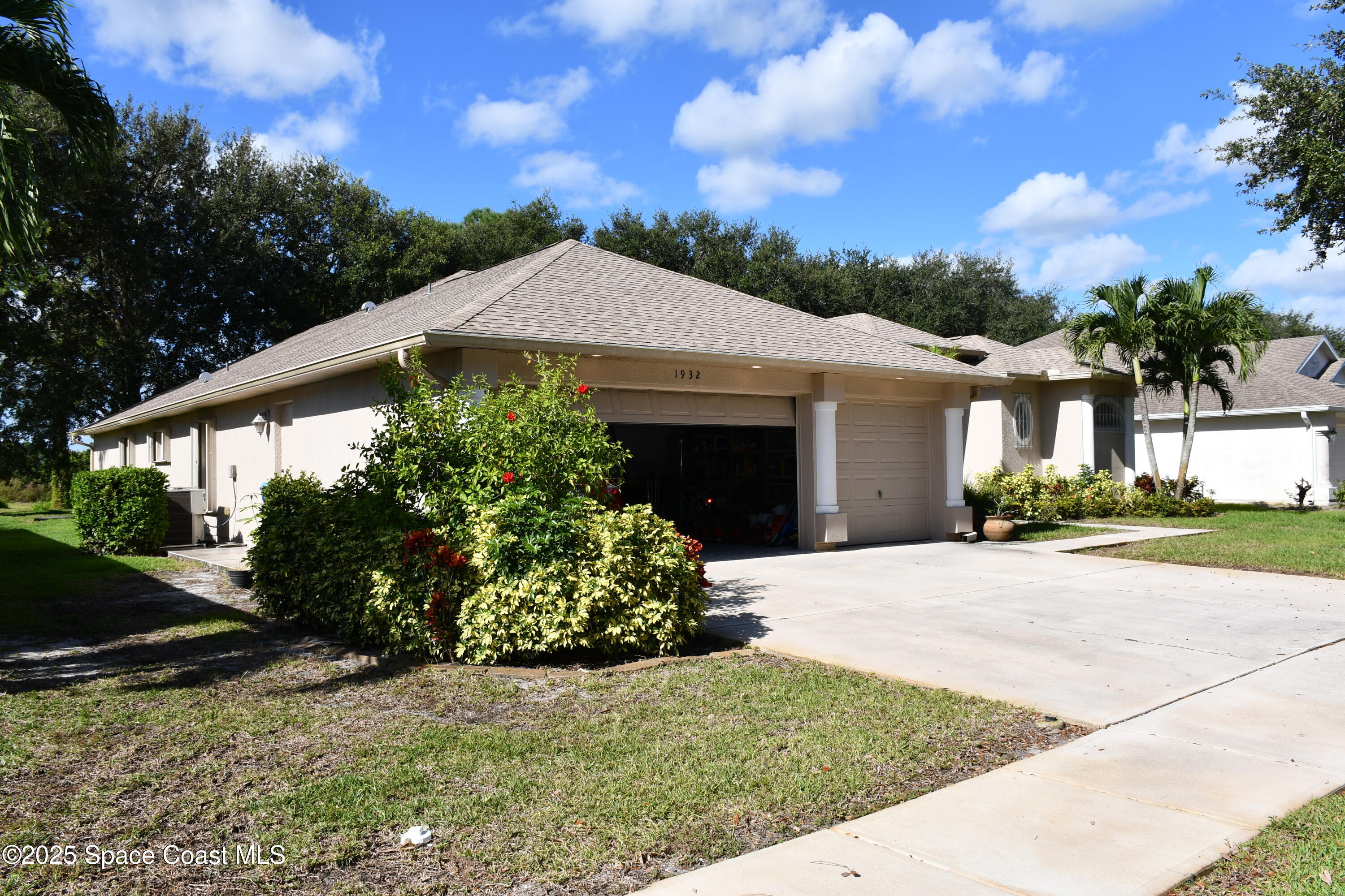 1932 Windbrook Drive SE