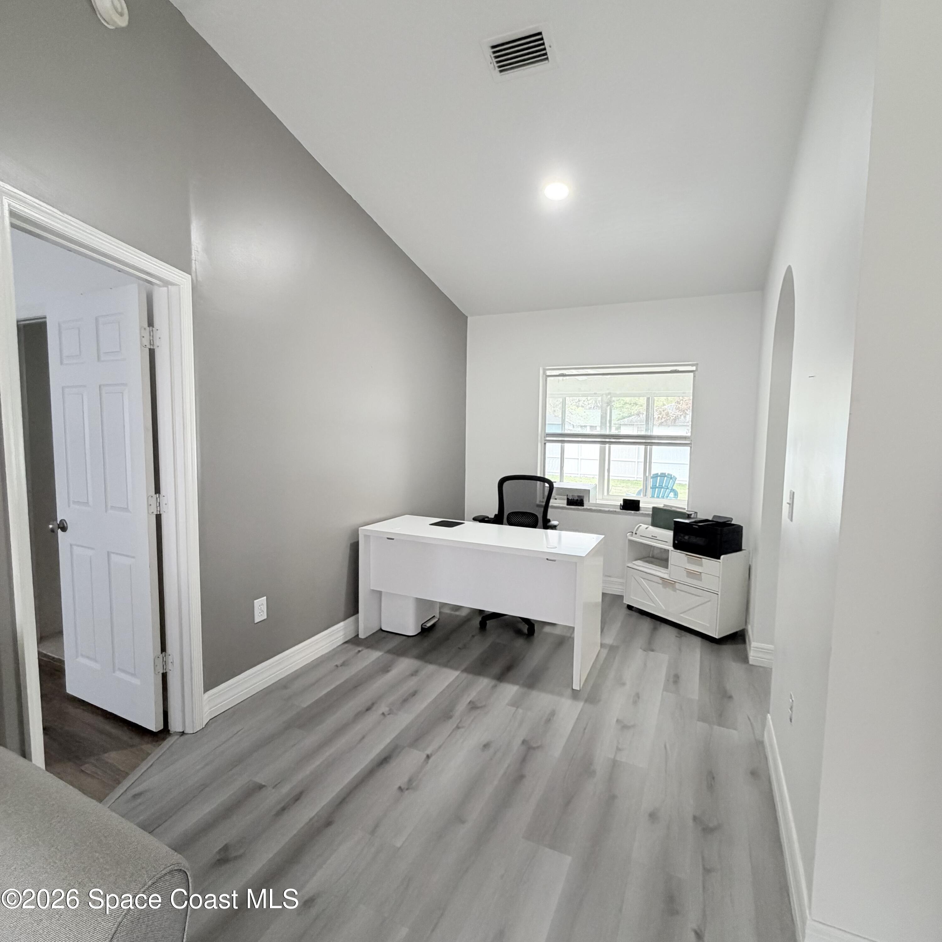 1430 Alberni Street NW