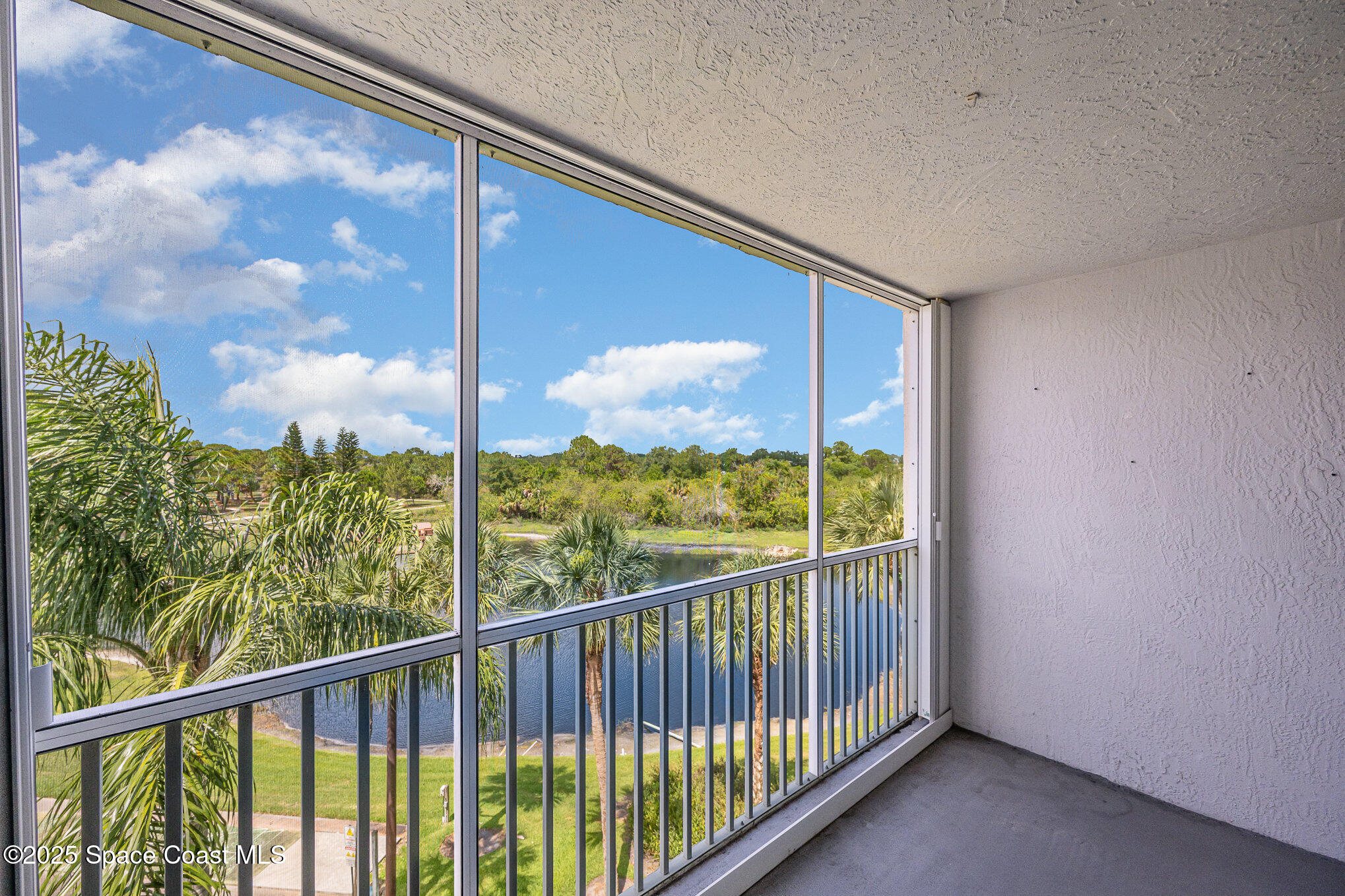 1420 Huntington Lane 2402