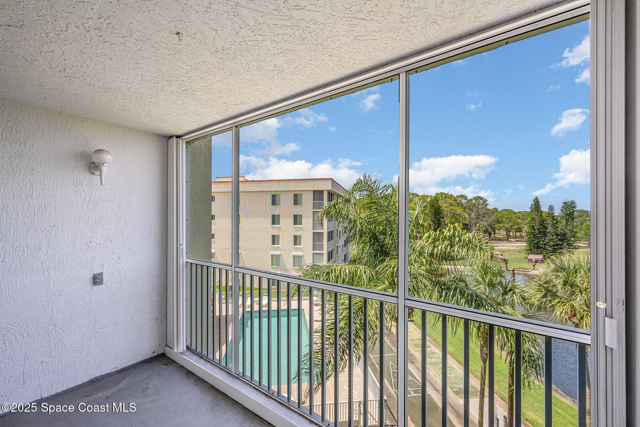 1420 Huntington Lane 2402
