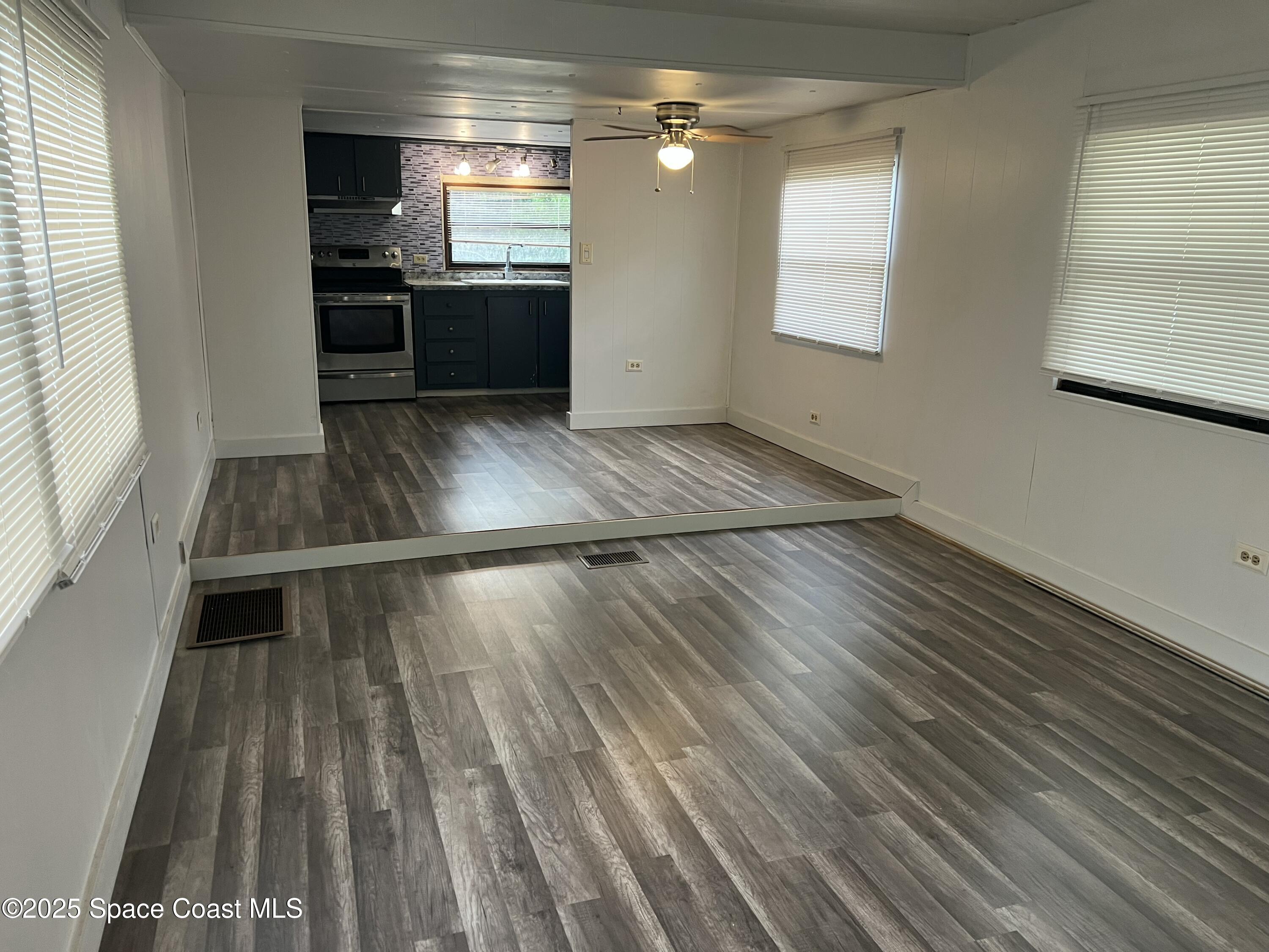 433 Seahorse Lane
