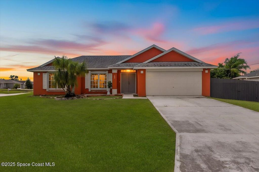 Photo of 302 Arapahoe Lane NE, Palm Bay, FL 32907 (MLS # 1059254)