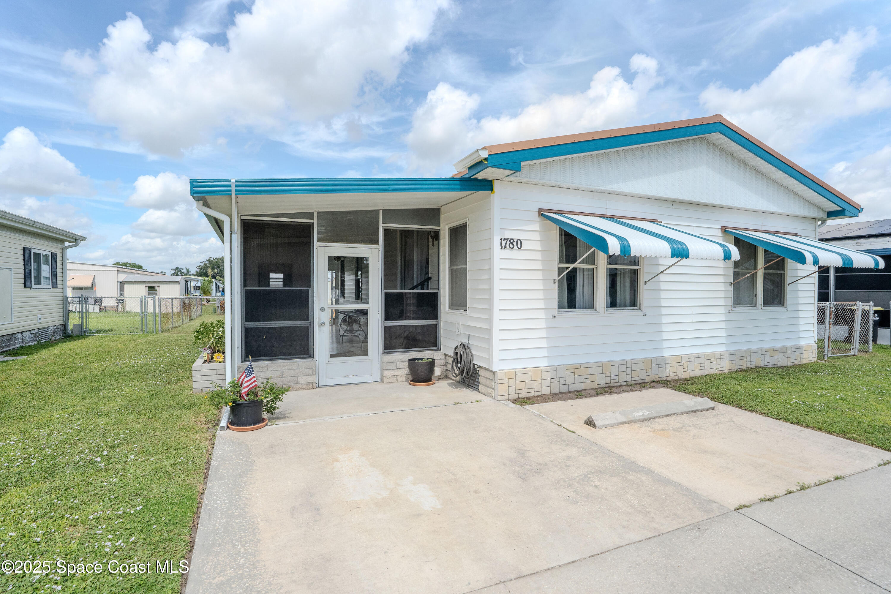 1780 Live Oak Street NE