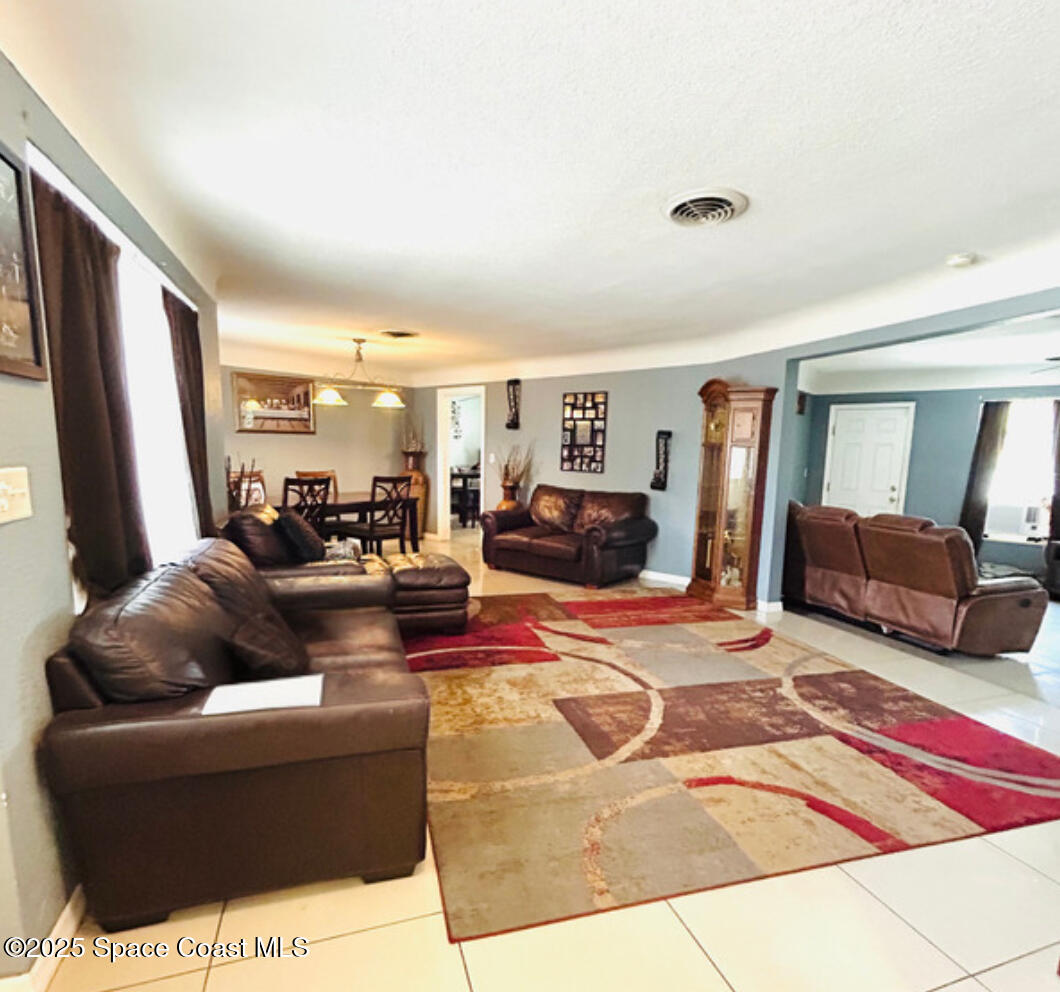 2753 Pine Ridge Drive