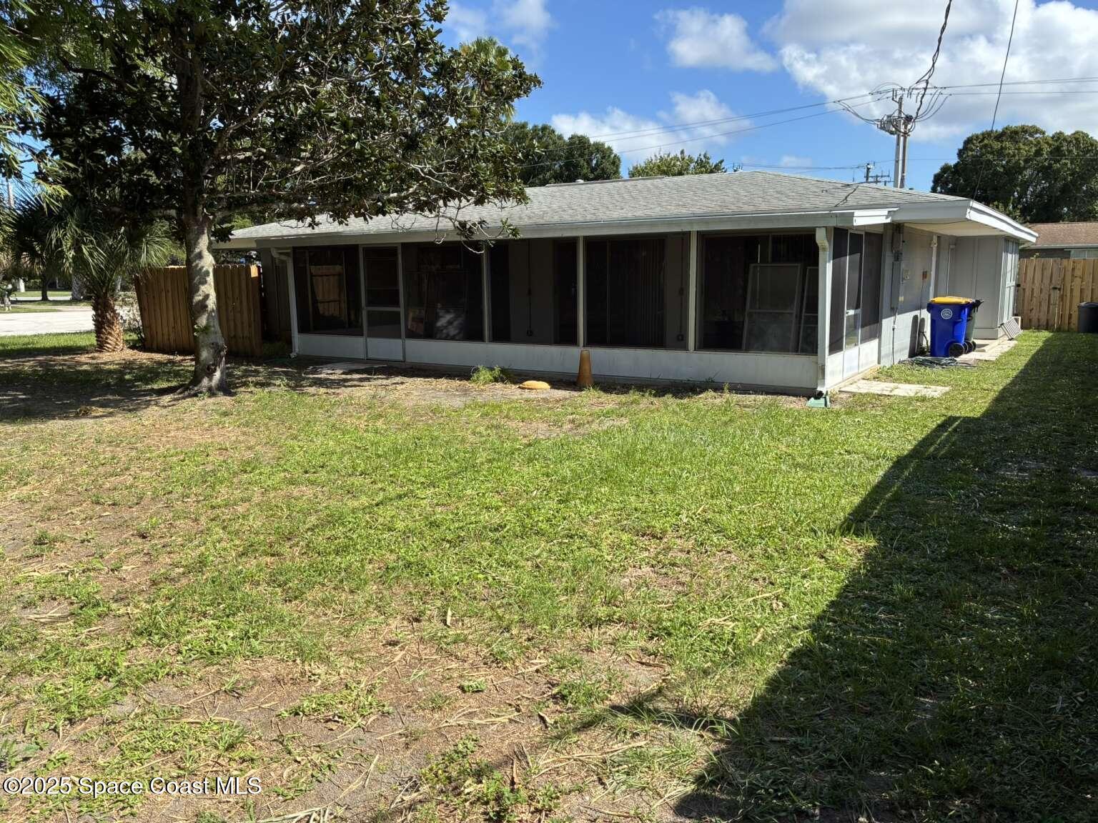 878 Levitt Parkway