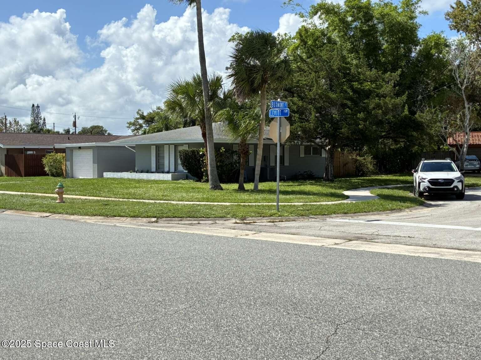 878 Levitt Parkway