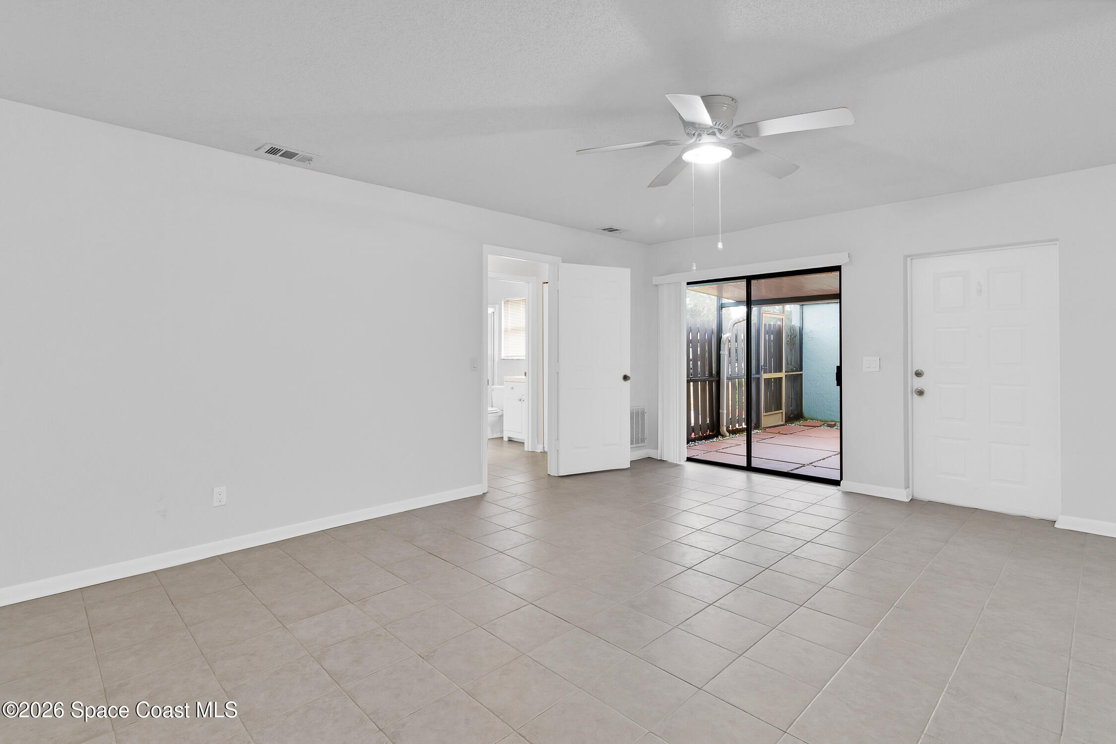 1136 Breezy Way 3b