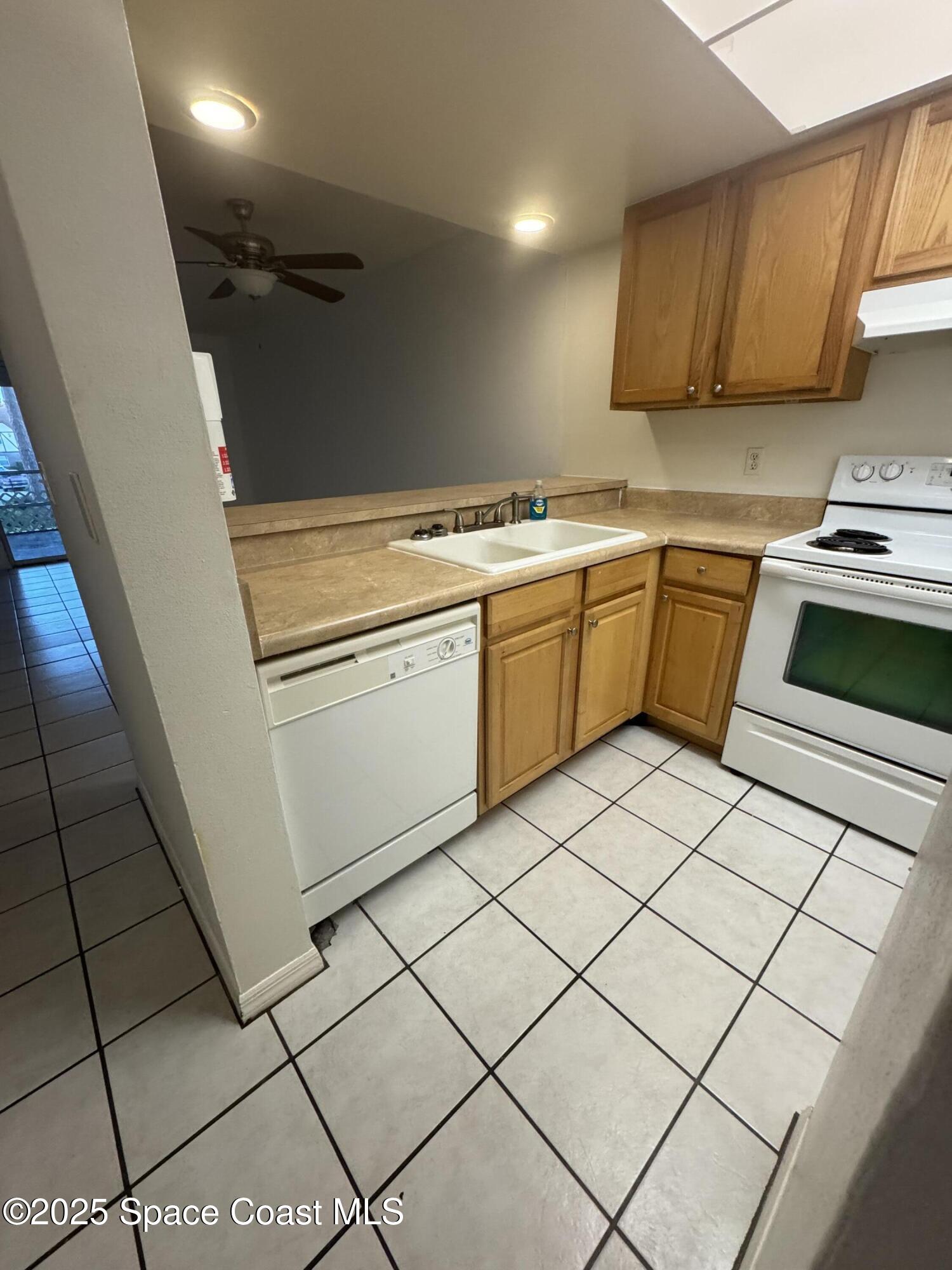 3061 Sir Hamilton Circle 10