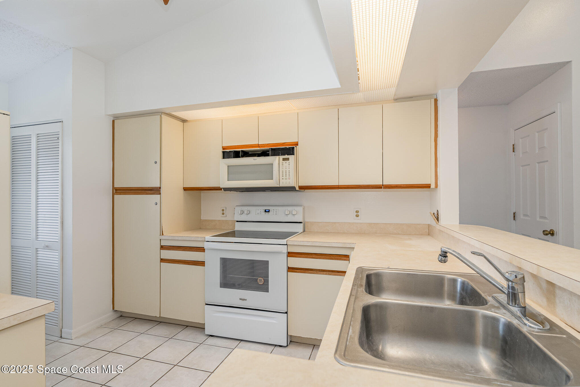 1051 Country Club Drive 521
