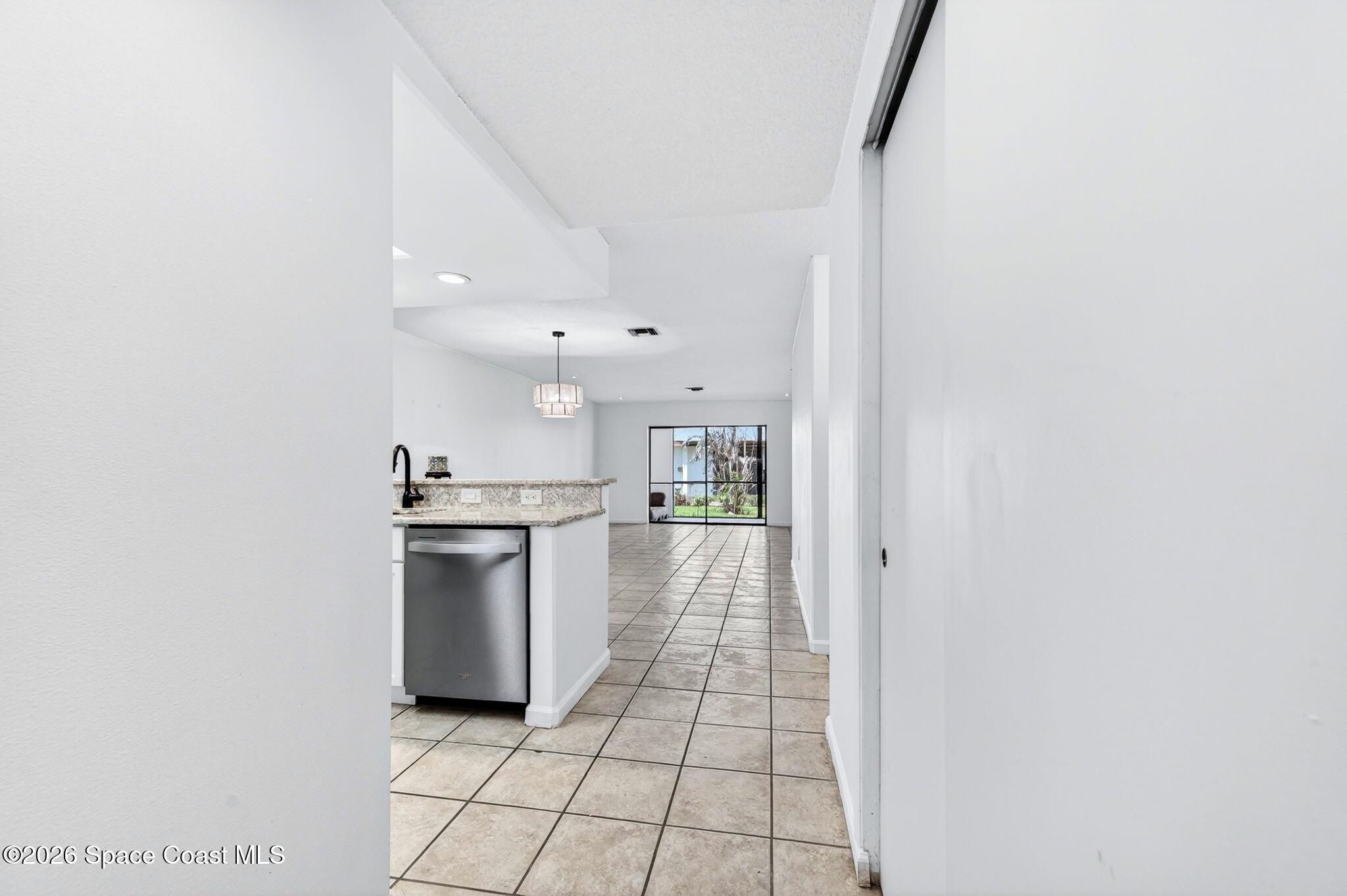 255 Paradise Boulevard 14