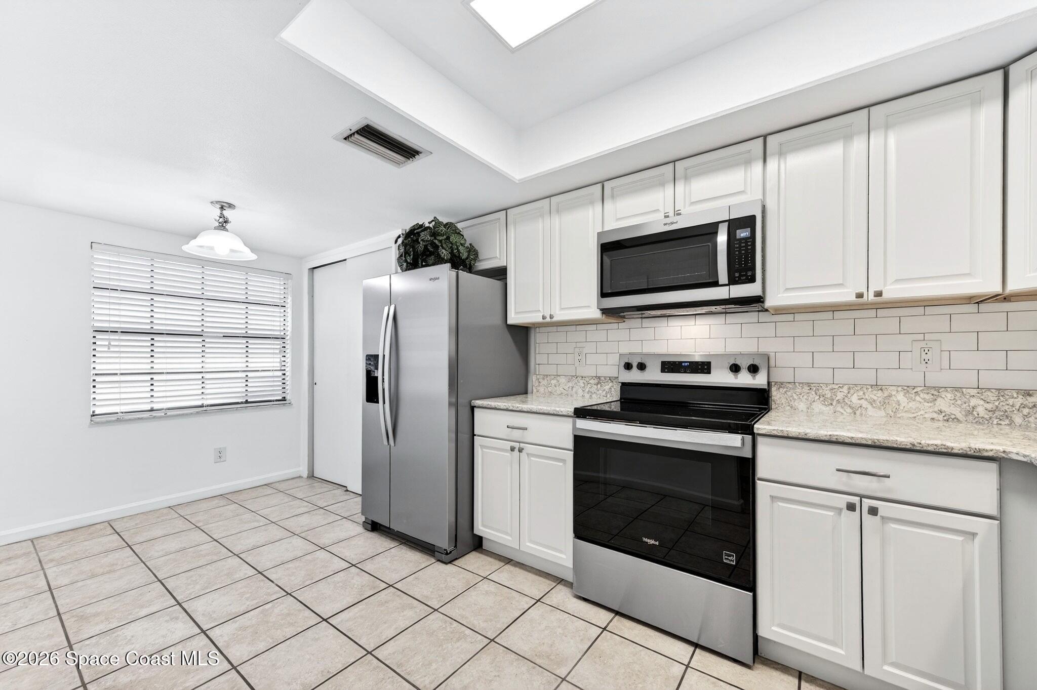 255 Paradise Boulevard 14