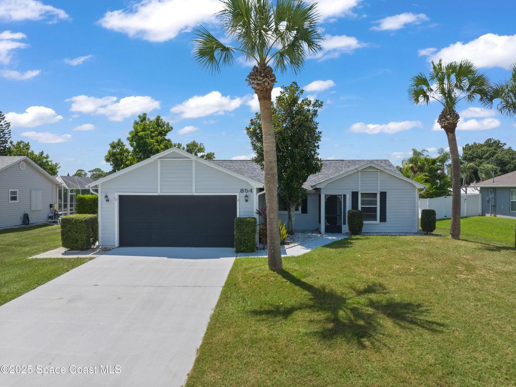 Photo of 854 Dale Circle, Sebastian, FL 32958 (MLS # 1055408)