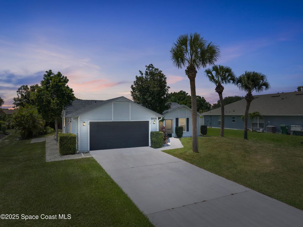Photo of 854 Dale Circle, Sebastian, FL 32958 (MLS # 1055408)
