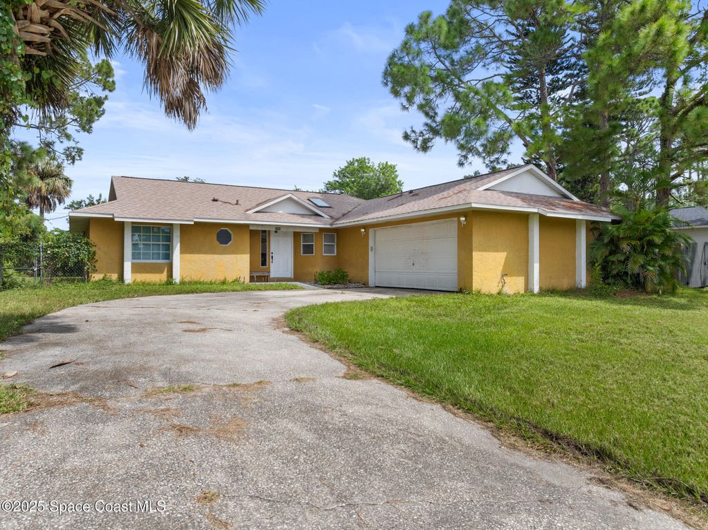 Photo of 1099 Pace Drive NW, Palm Bay, FL 32907 (MLS # 1057926)