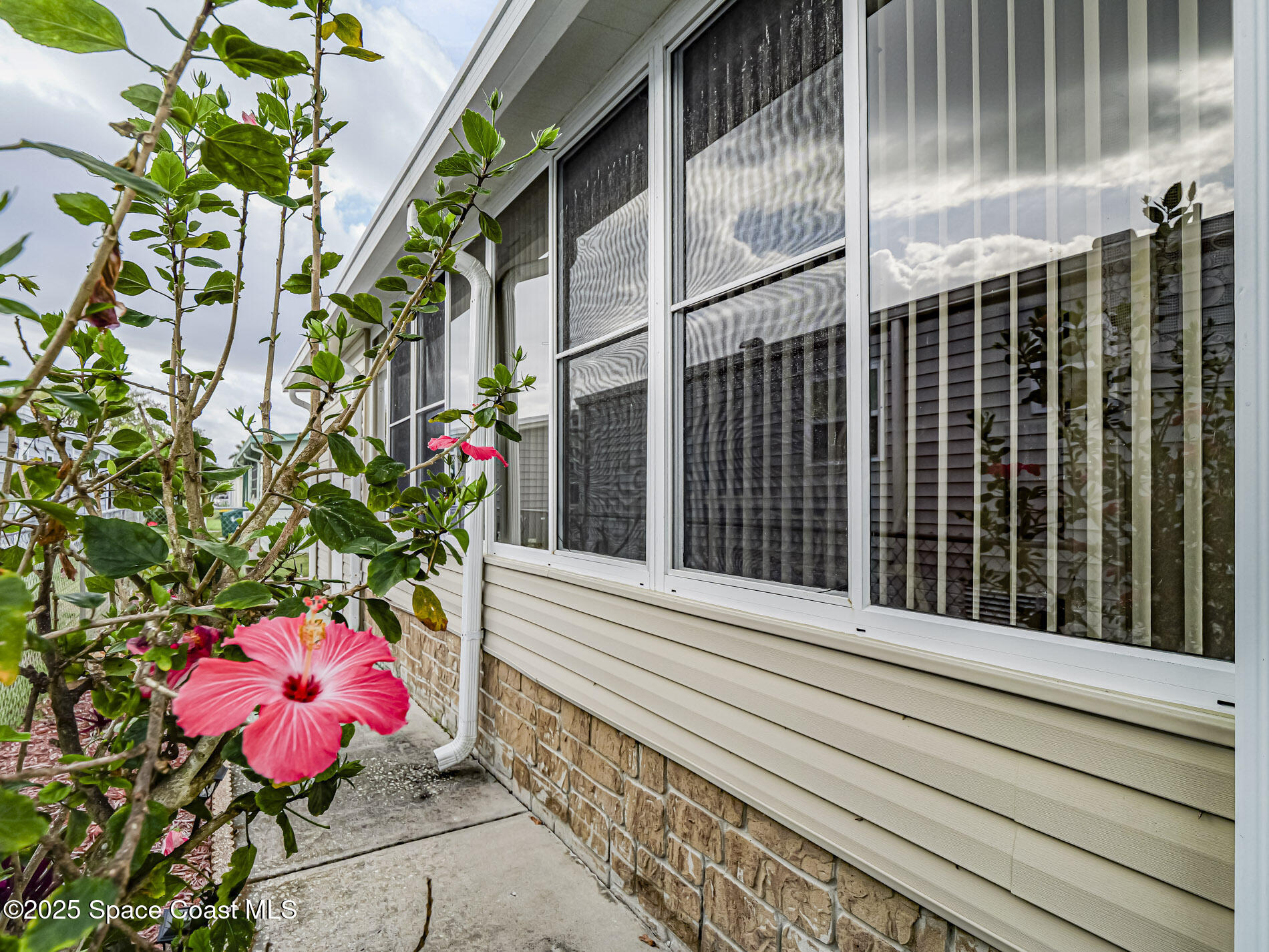 1388 Barefoot Cir Circle