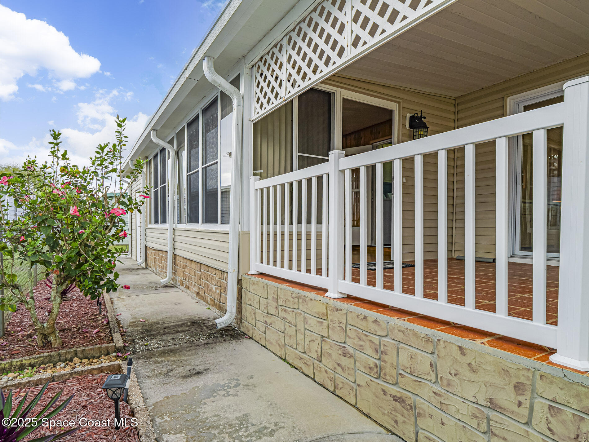 1388 Barefoot Cir Circle
