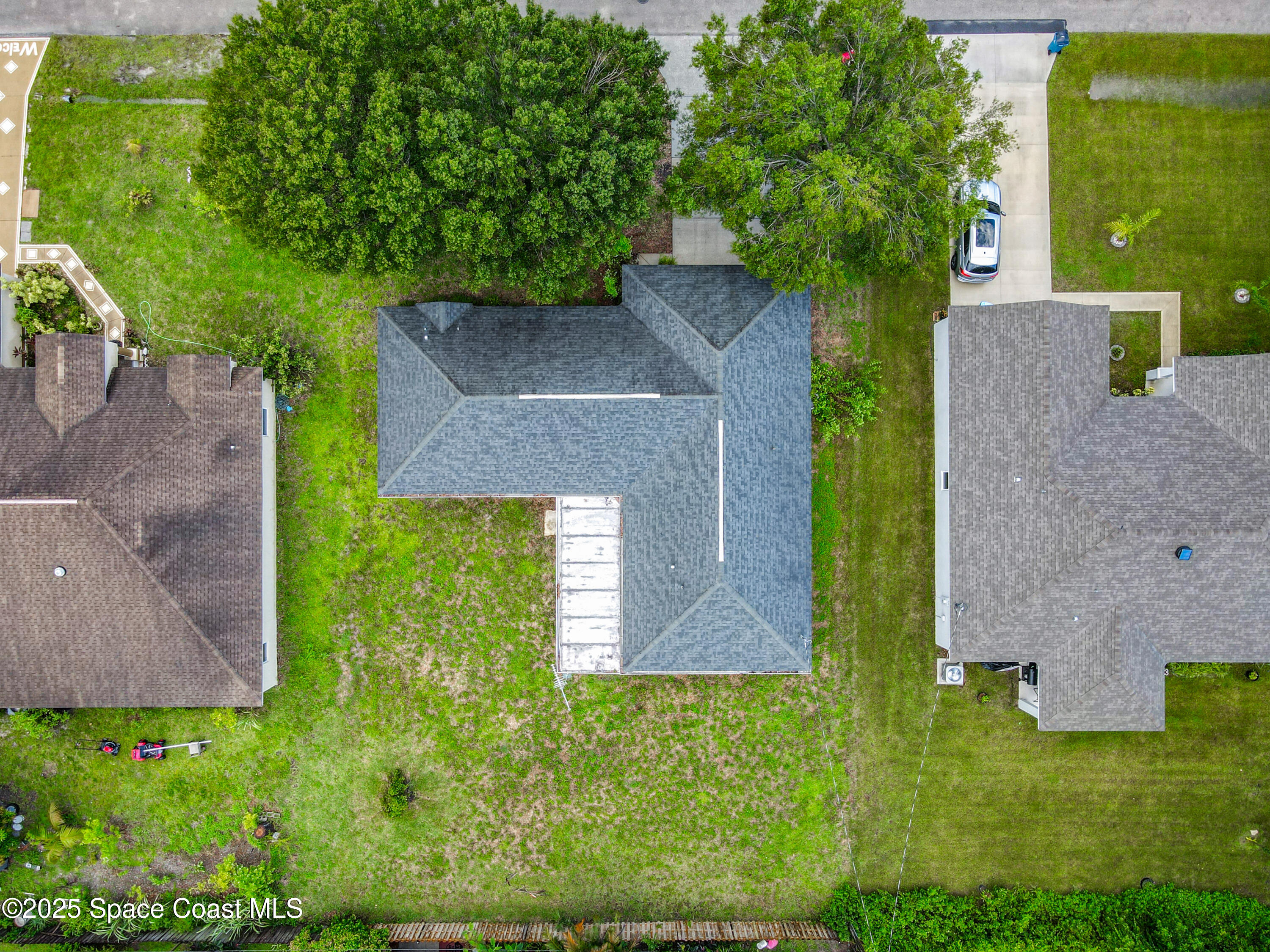 626 Almansa Street NE