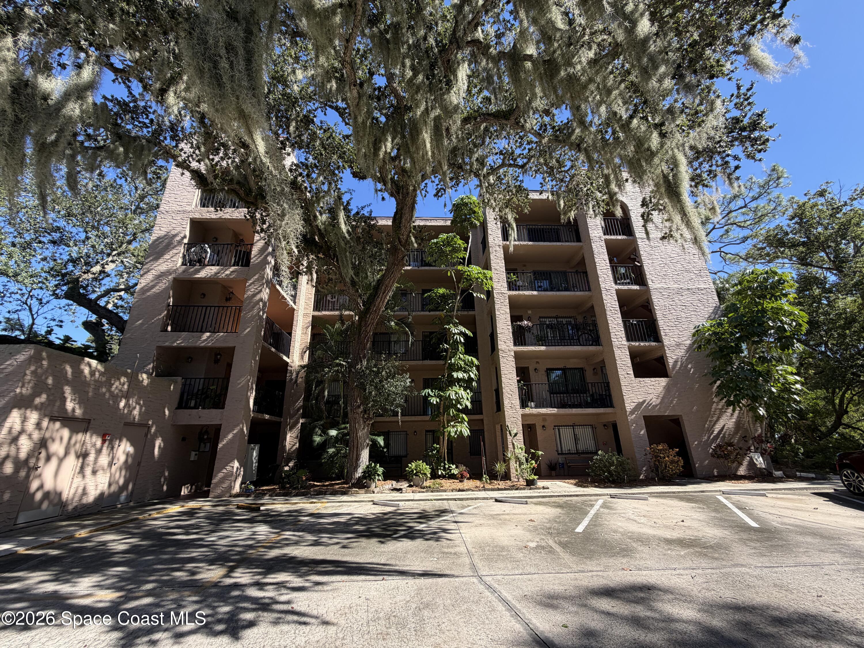 1540 Riverside Drive 5