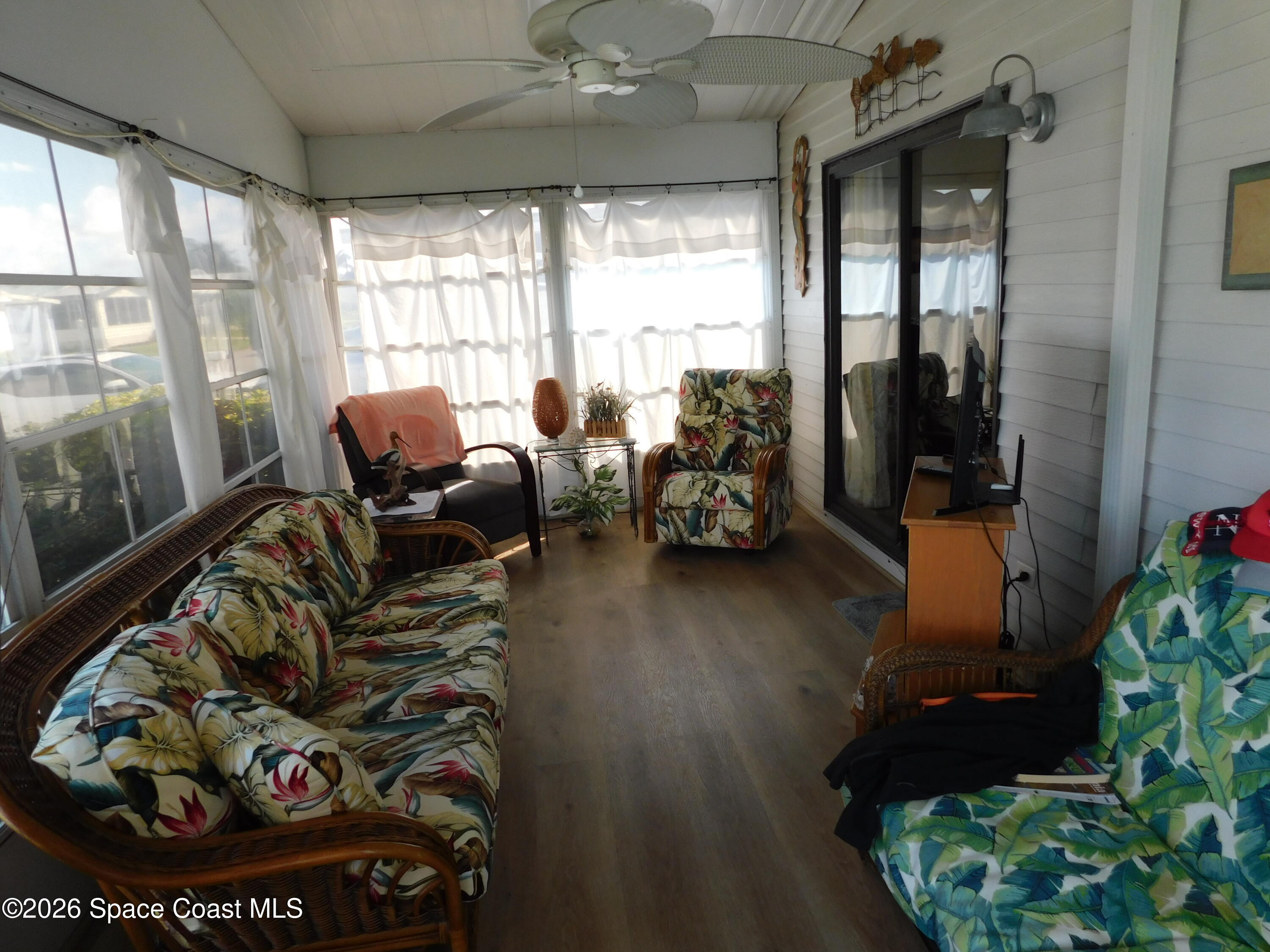 809 Tamarind Circle