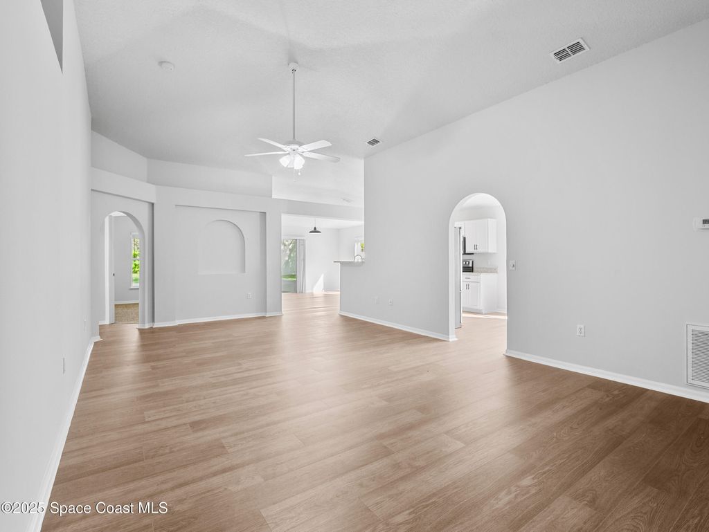 Photo of 1264 25th Terrace SW, Vero Beach, FL 32968 (MLS # 1059215)