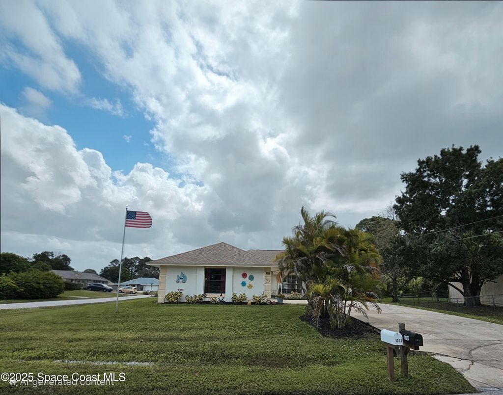 Photo of 1702 Glenridge Street NW, Palm Bay, FL 32907 (MLS # 1058457)