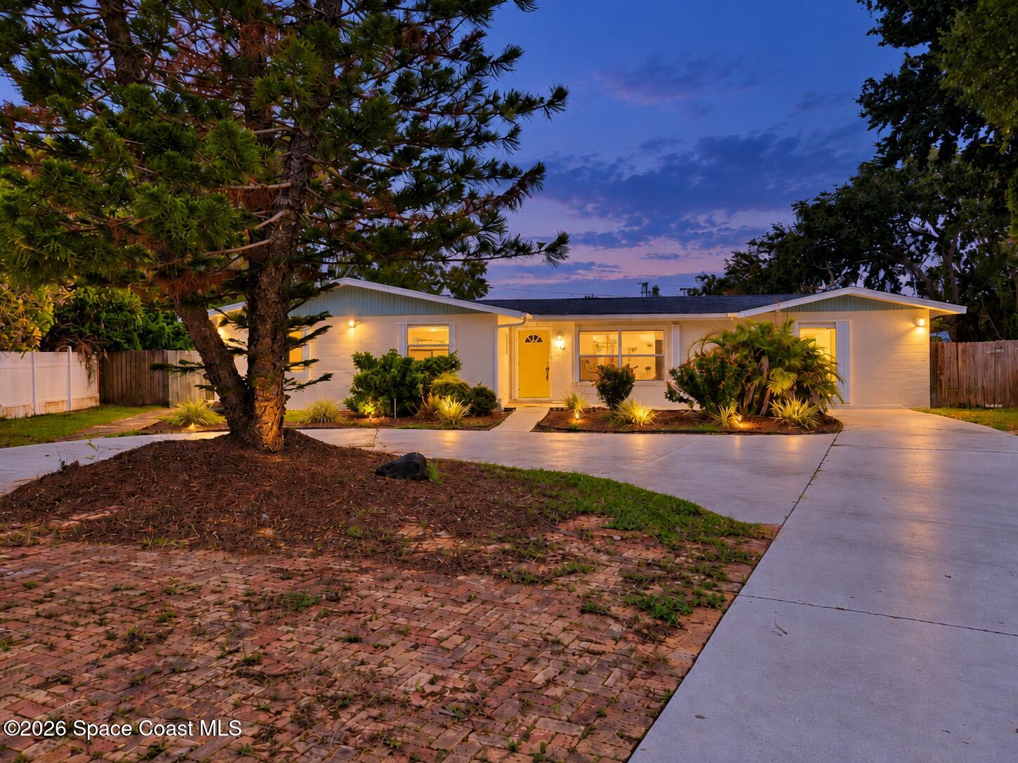 24 Hardee Circle N