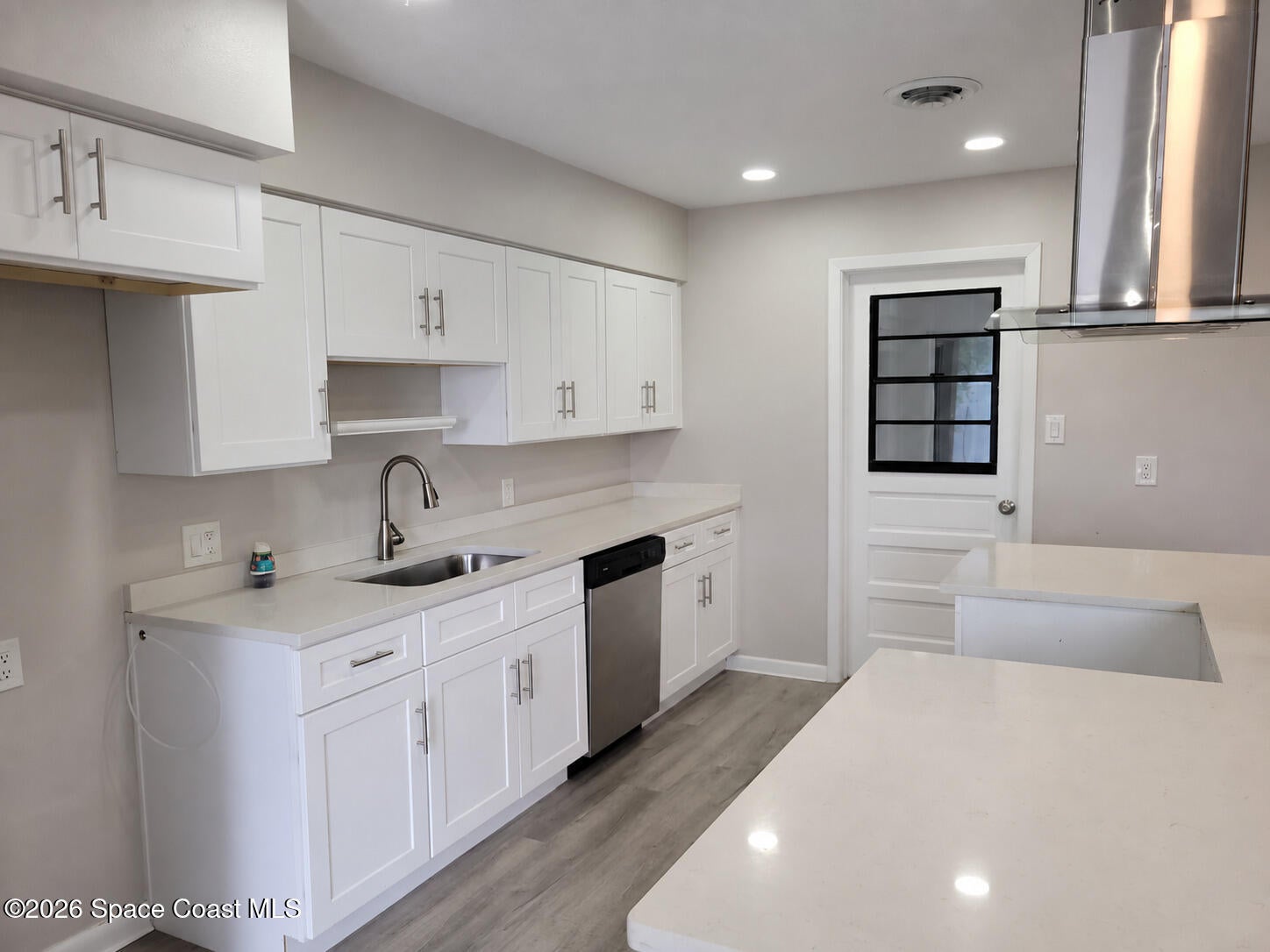 24 Hardee Circle N