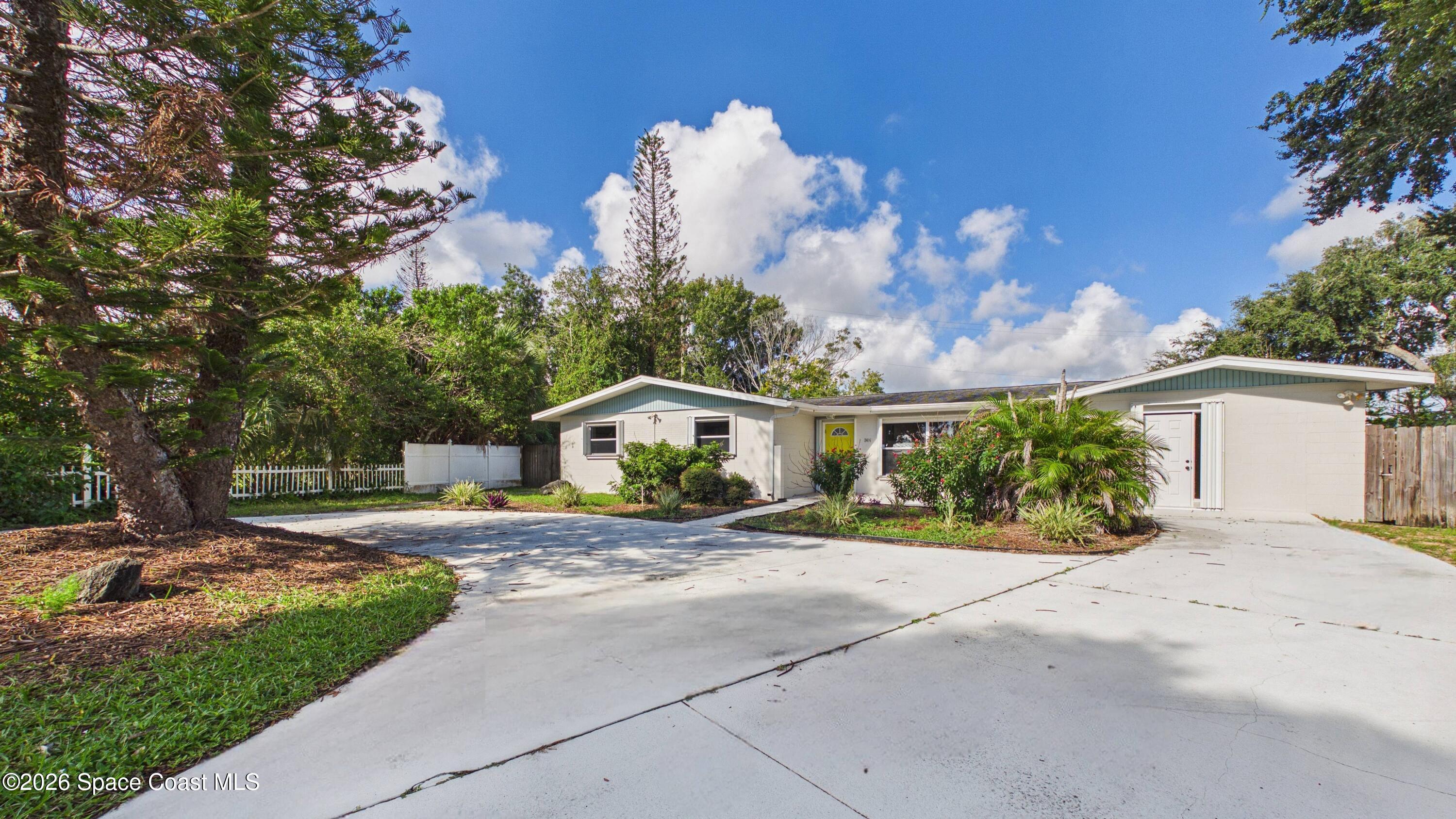 24 Hardee Circle N