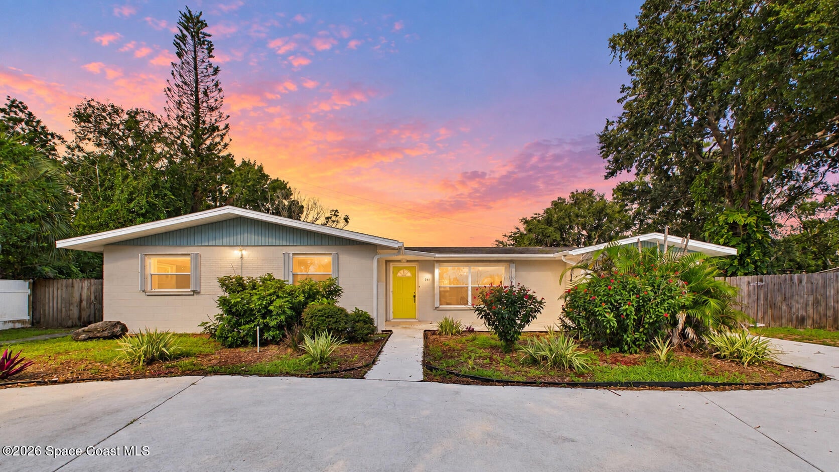 24 Hardee Circle N