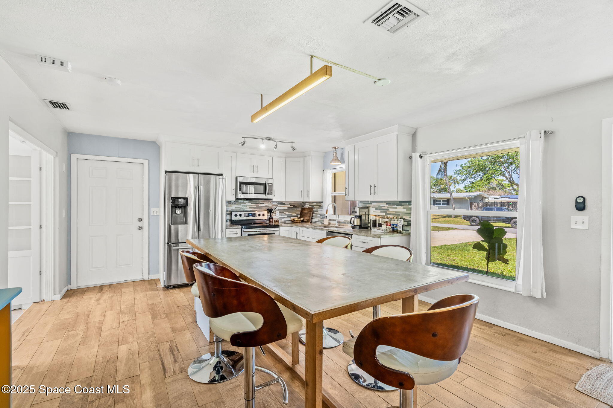 411 Poinsettia Road